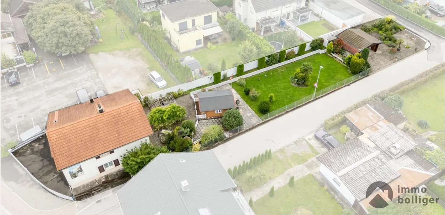 Casa affascinante con grande giardino - tanto spazio per le tue idee, relax, design creativo e allevamento di piccoli animali - Foto 1 di 13