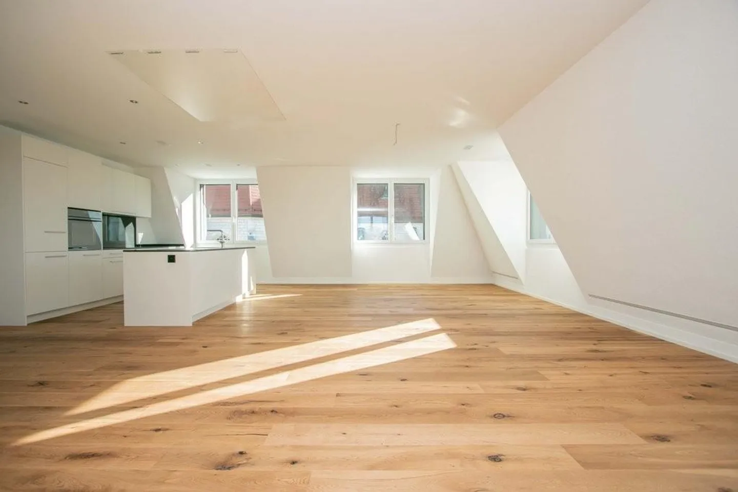 Appartamento 3.5 locali con terrazza sul tetto vicino al centro - Foto 4 di 11