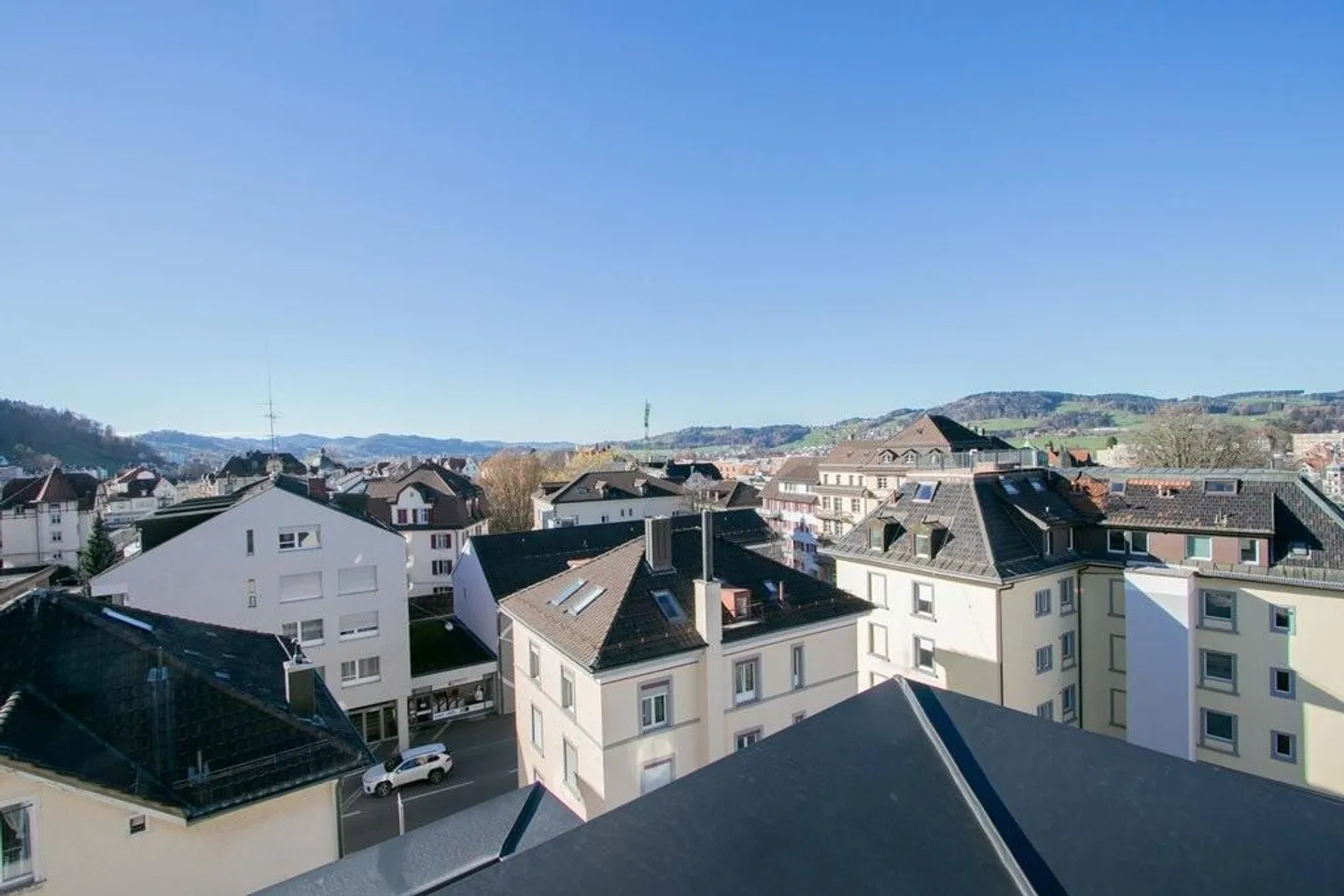 Appartamento 3.5 locali con terrazza sul tetto vicino al centro - Foto 5 di 11