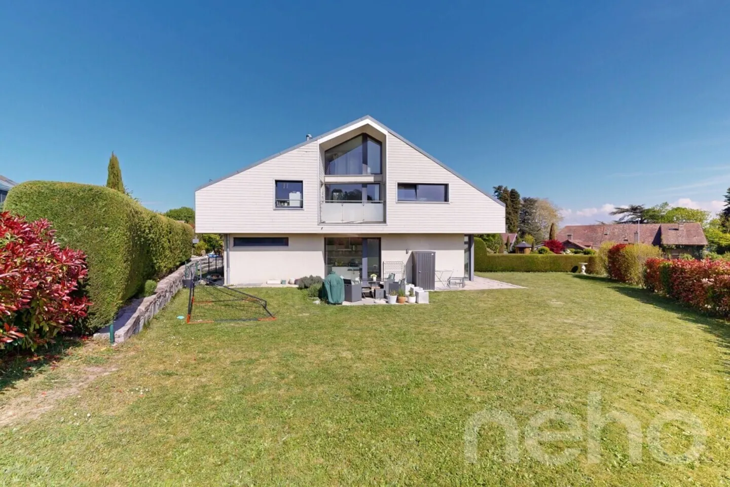 Casa moderna con volume eccezionale e vista sul lago e sulle Alpi - Foto 2 di 12