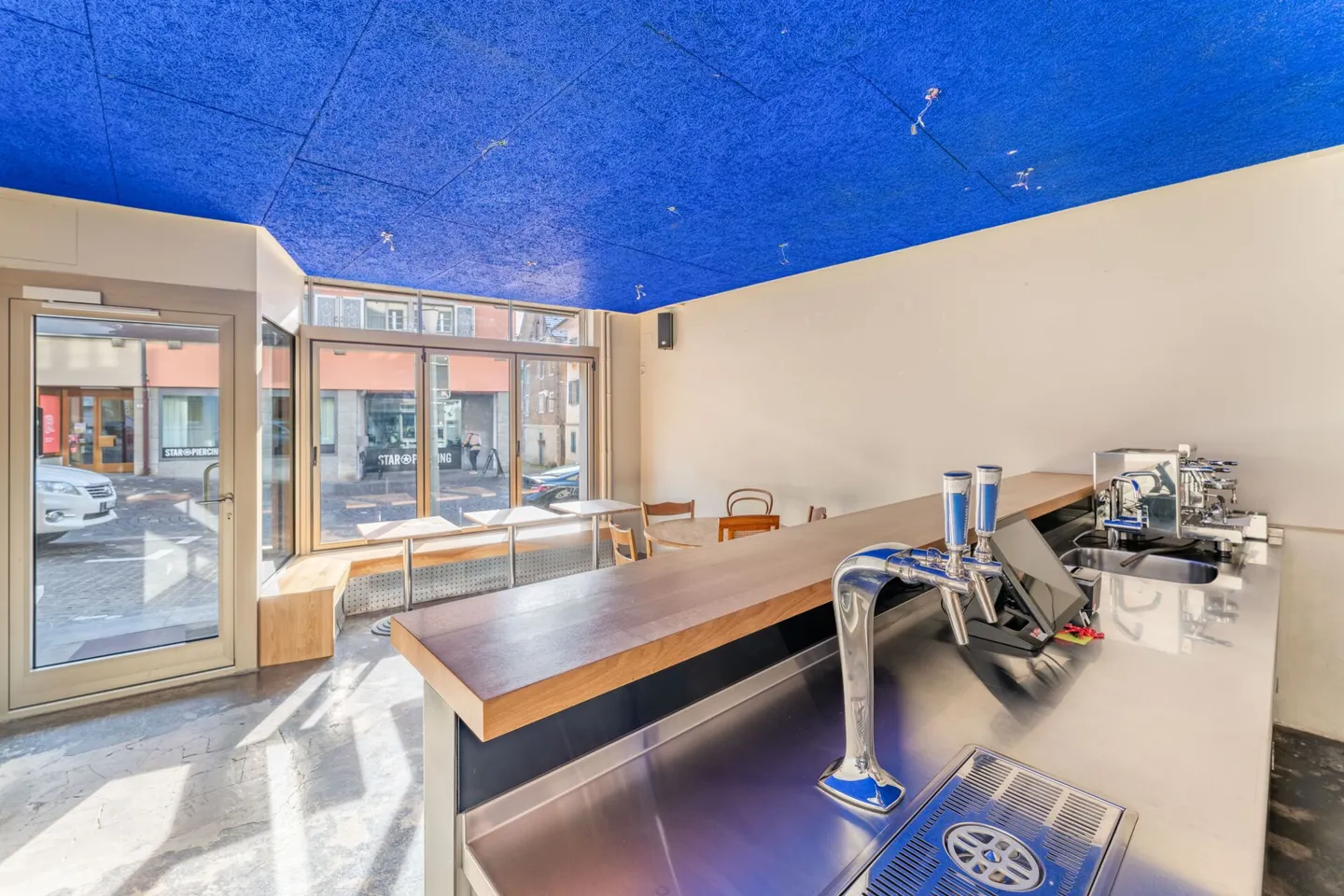 Une magnifique maison de ville ancienne avec de nombreuses possibilités (vente par procédure d'enchères) - Photo 3 sur 15