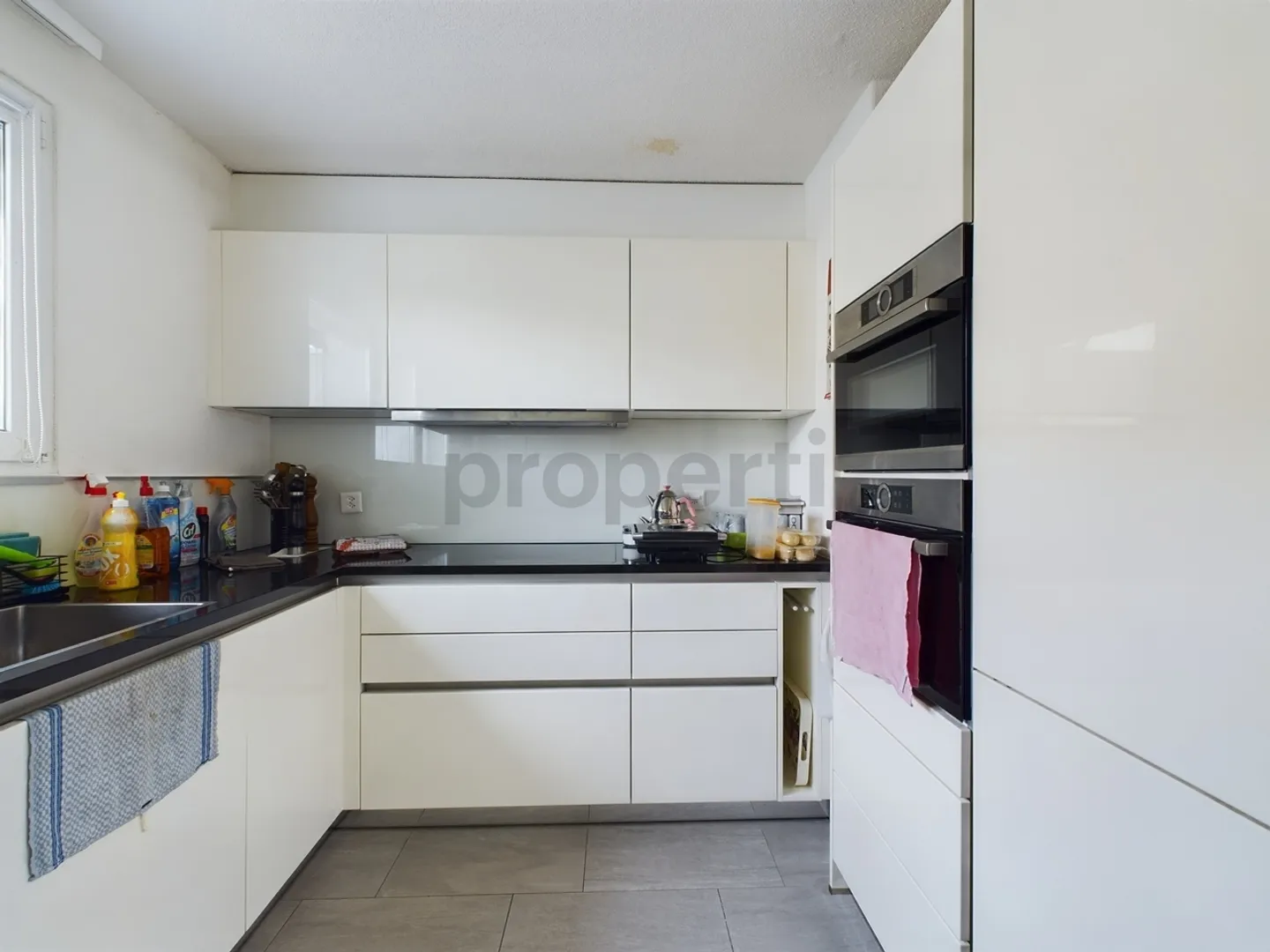 Casa unifamiliare di 5,5 stanze con potenziale in posizione centrale a Zofingen - Foto 2 di 13