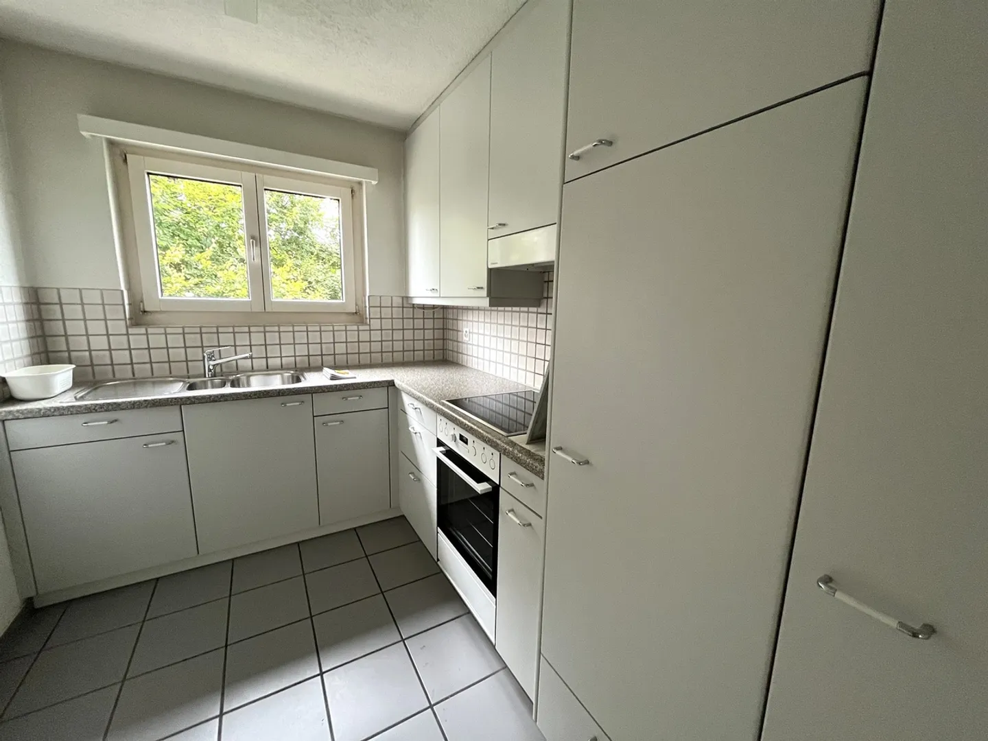 Charming 3.5-Room Apartment - Photo 3 of 5