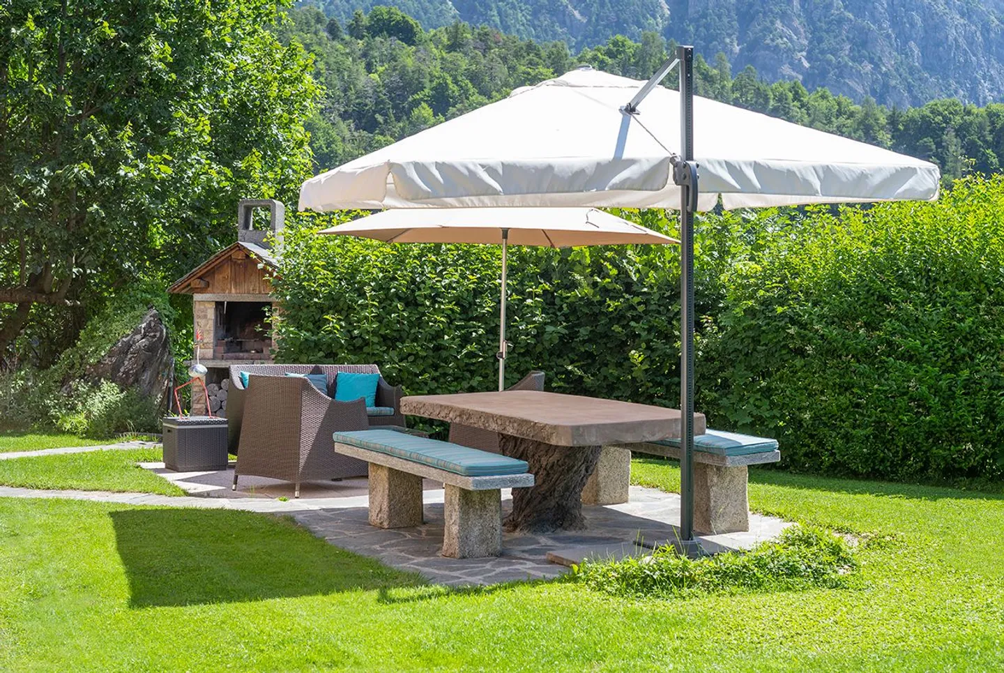 Wunderschönes charmantes Haus, eingebettet in eine Oase des Friedens - Foto 3 von 12