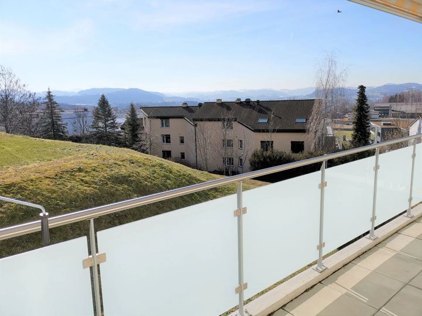 Beautiful and spacious 3.5 room apartment in Bronschhofen - Photo 7 of 10