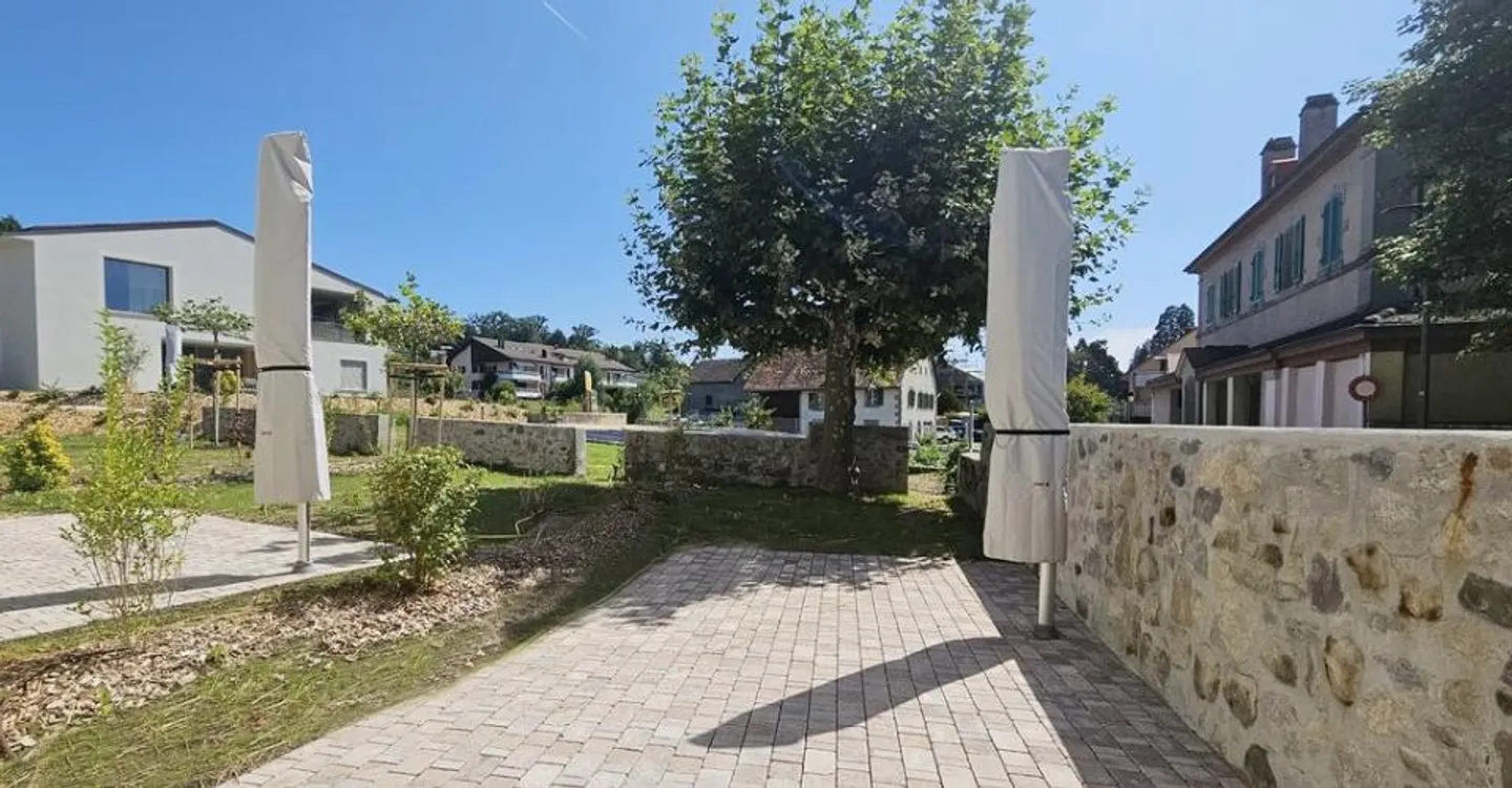 Magnificent duplex accommodation with gardens and terraces - Photo 8 of 8