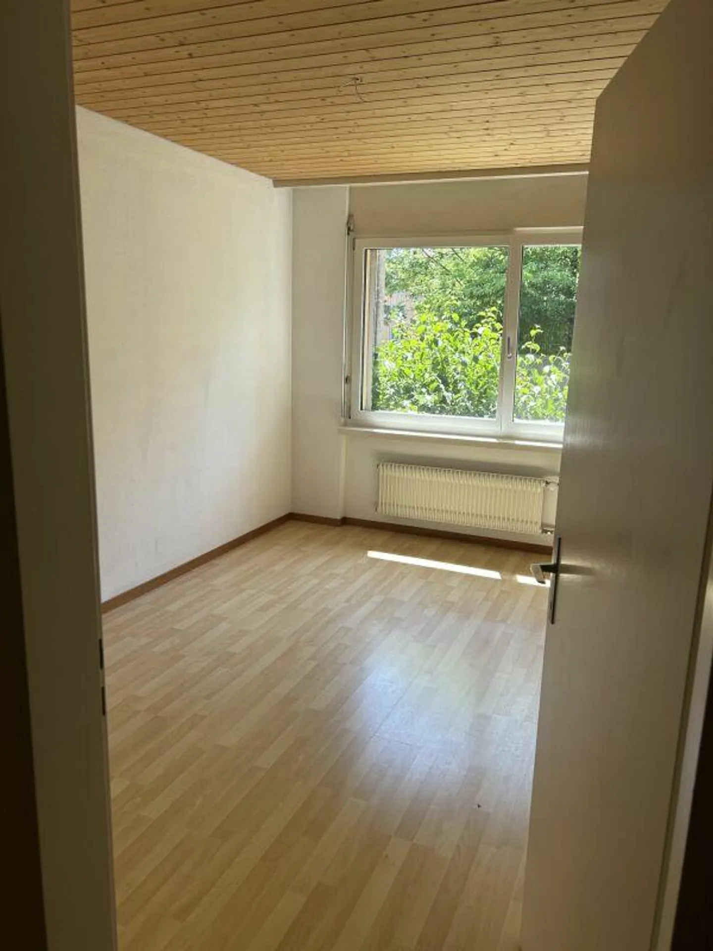 Spacious Family Apartment in Dübendorf - Photo 10 of 11