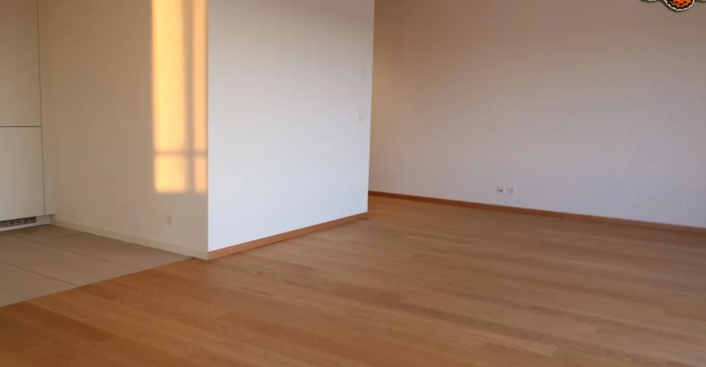 Appartement Charmant avec Terrasse - Photo 4 sur 10
