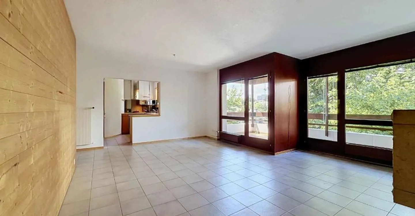 Charming 4-Room Apartment - Photo 4 of 10