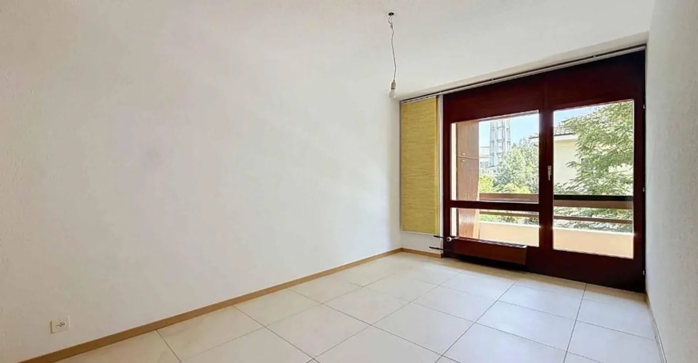 Charming 4-Room Apartment - Photo 8 of 10