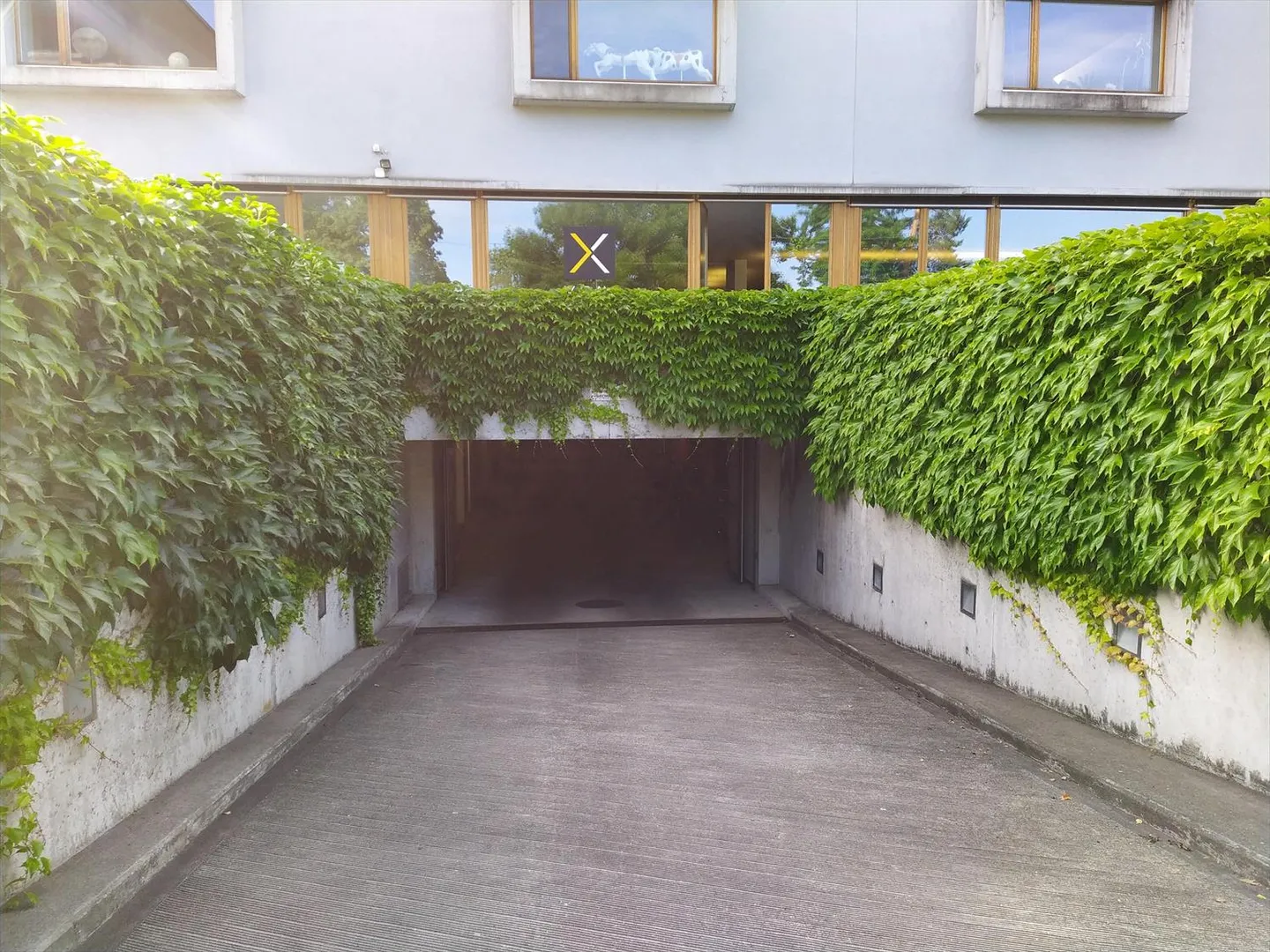 Espace de stationnement sec pour votre voiture - Photo 2 sur 2