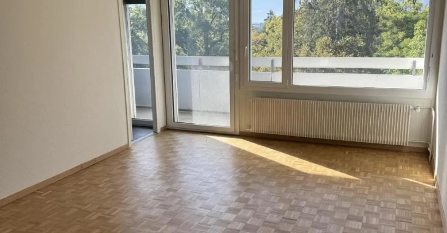 Spacious 2-room Apartment - 43m2 - Bright and Green Surroundings - Photo 2 of 5