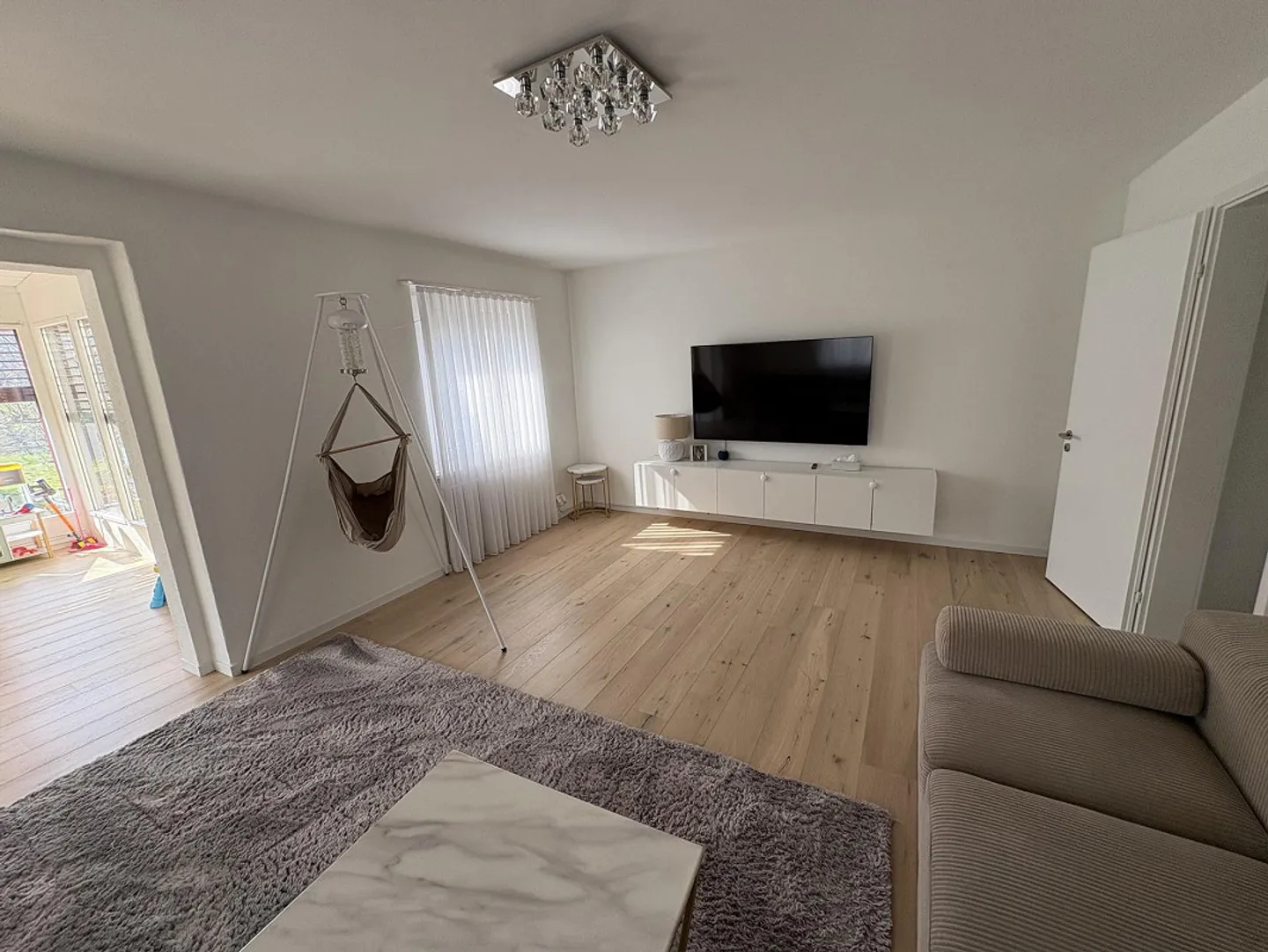 Stylish 5.5-room semi-detached house with winter garden and studio - Photo 3 of 8