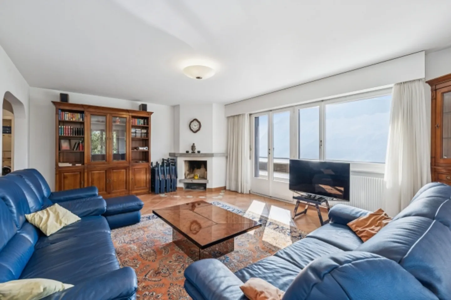 Charm Meets Panorama: 4.5-Room Apartment with Alpine View - Photo 1 of 13