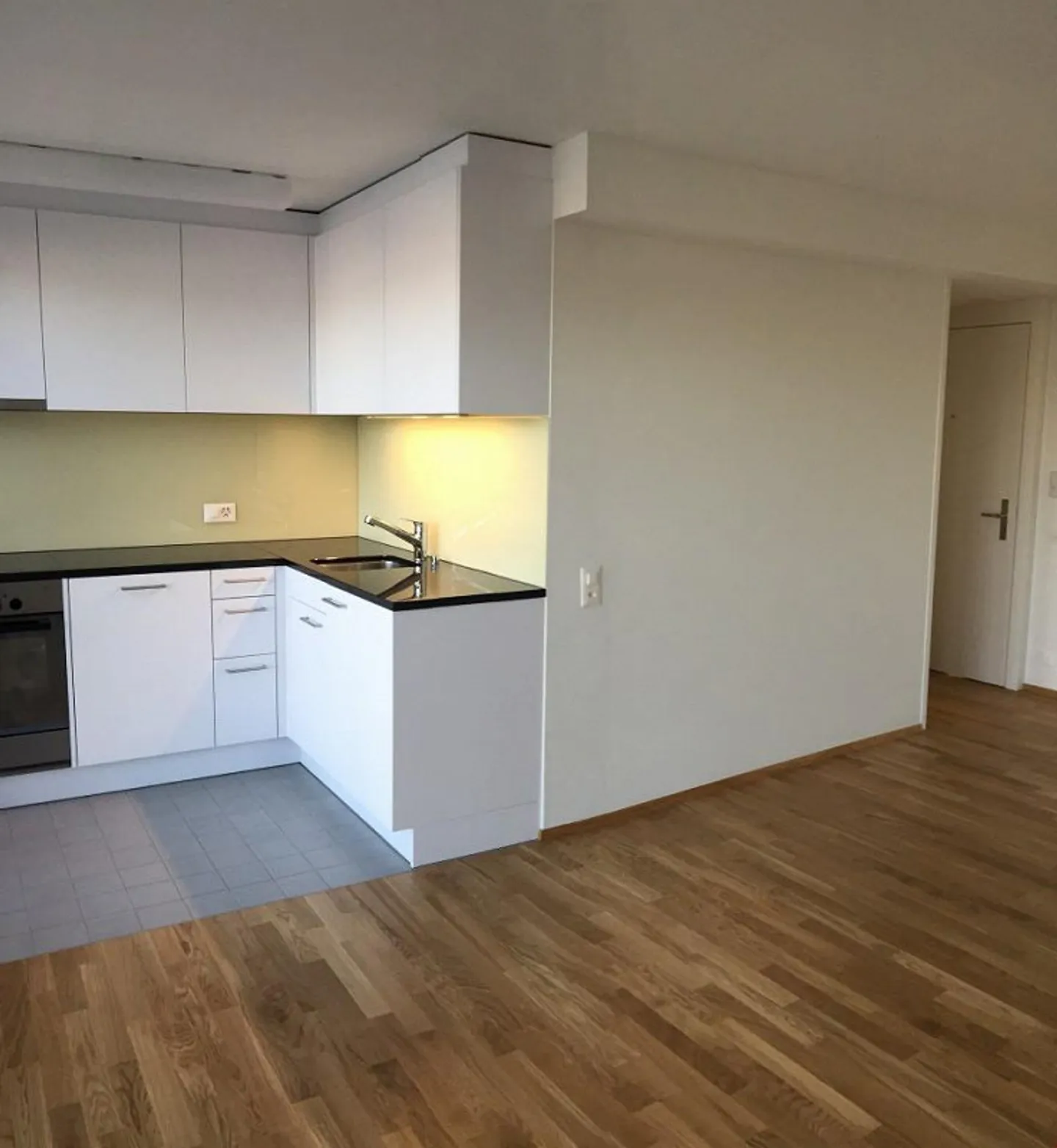 Bellissimo appartamento di 1,5 stanze con vista mozzafiato - Foto 4 di 8