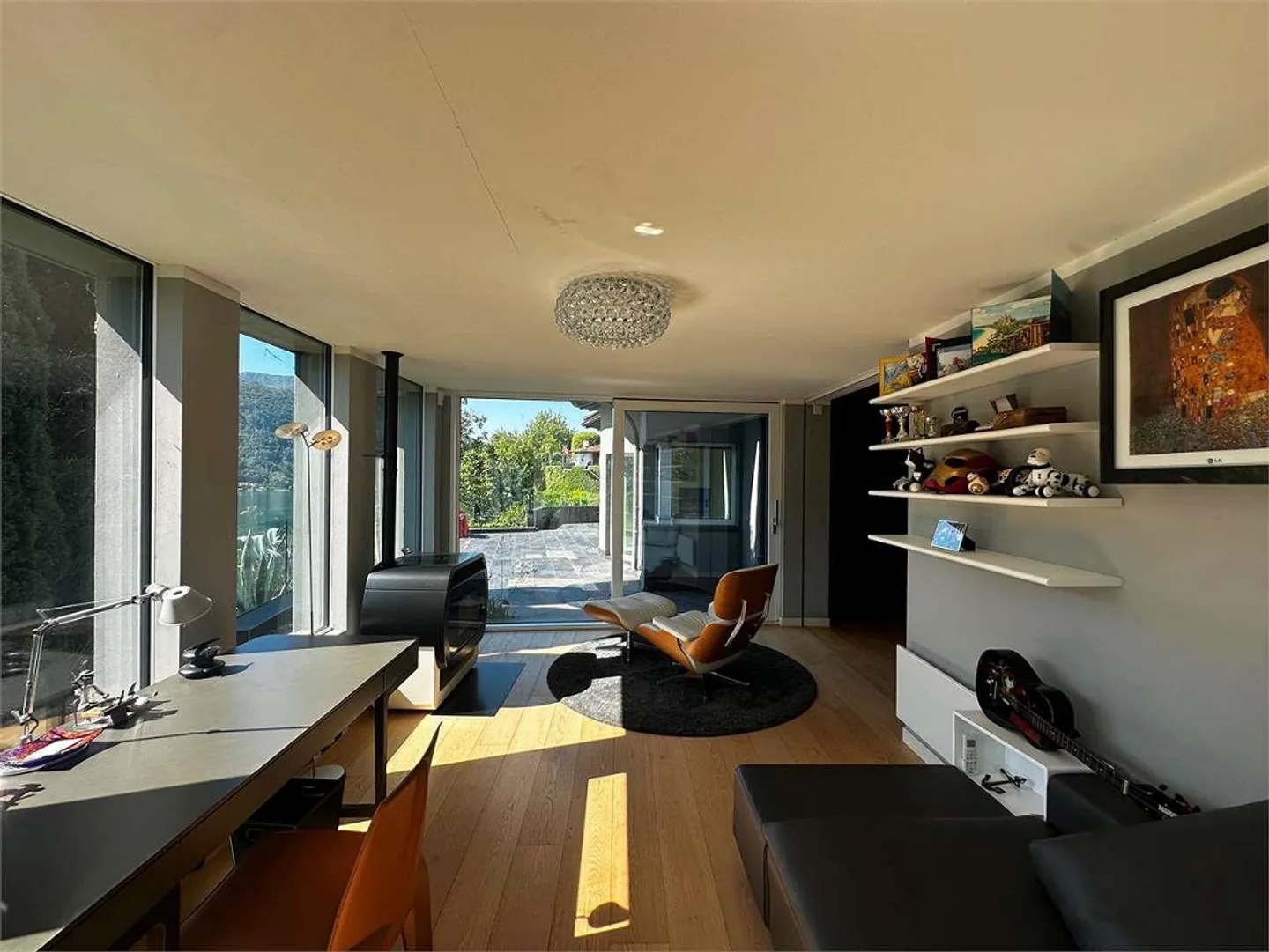 Villa panoramique avec piscine intérieure au cœur de Vico Morcote - Photo 8 sur 13