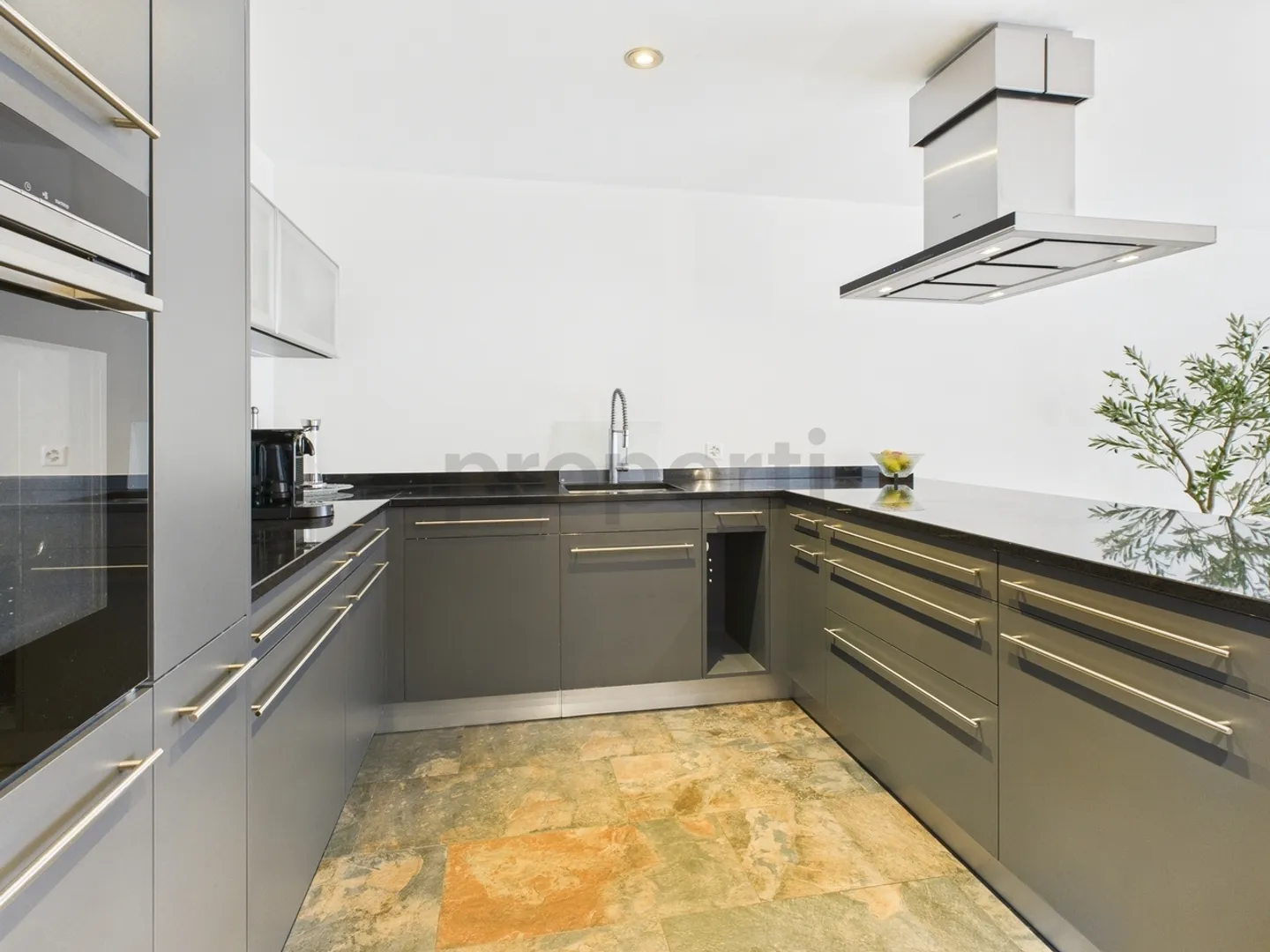 Appartement spacieux de 5,5 pièces dans un emplacement calme à Grenchen - Photo 5 sur 12