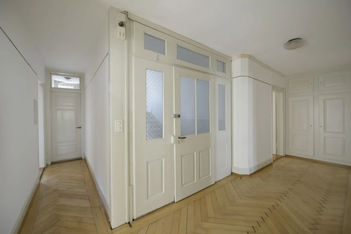 St. Gallen - 3 ½ Room Apartment with Shared Garden Seating Area - Photo 2 of 10