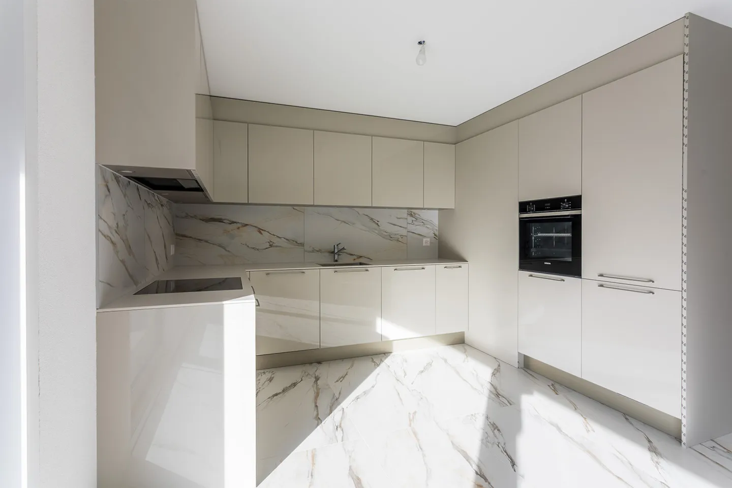 4.5P AL PIANO TERRA CON PARCHEGGIO SOTTERRANEO LOT 2 - Foto 3 di 13