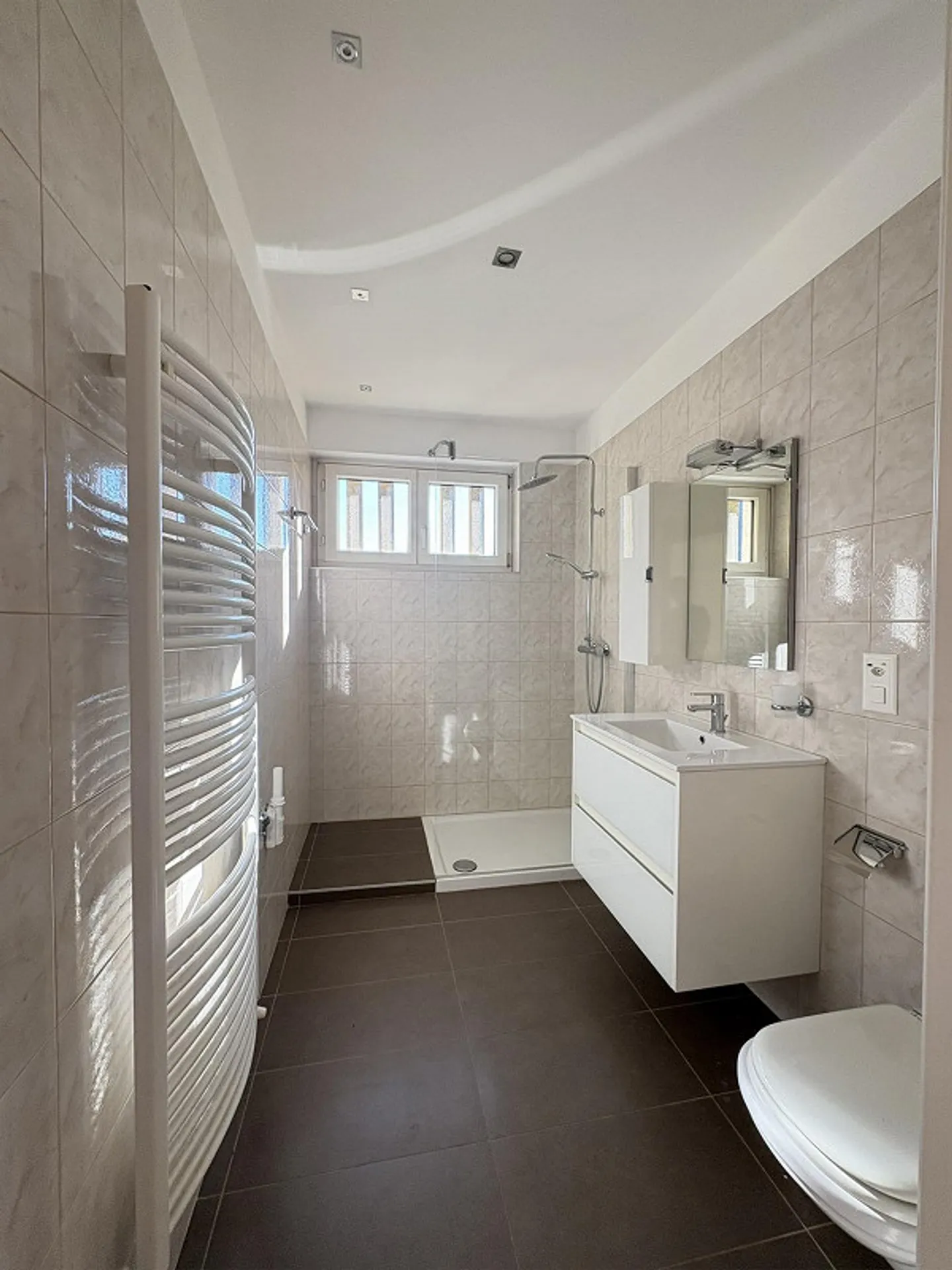 LOSONE, schöne renovierte Wohnung - Foto 7 von 9
