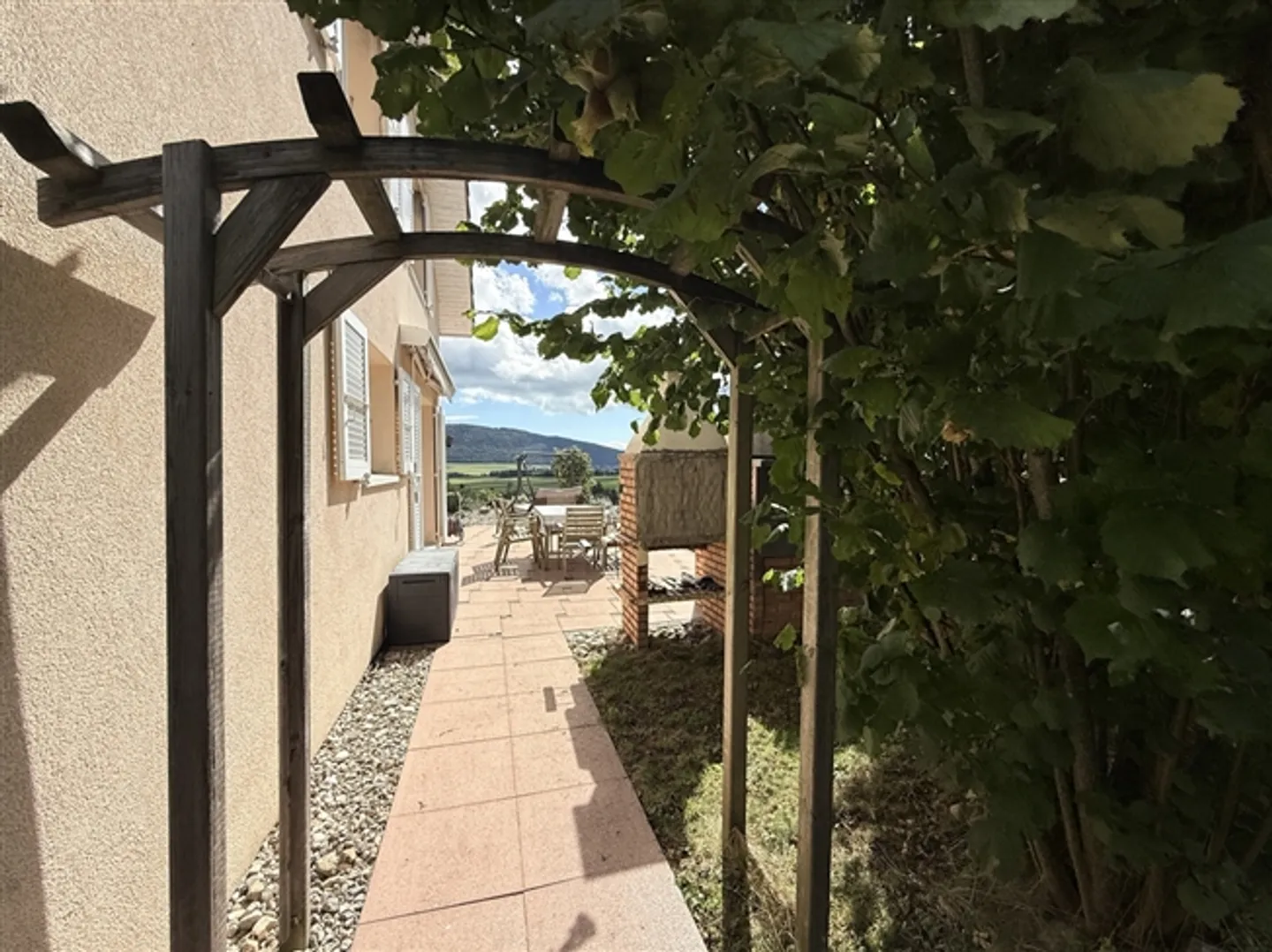 A Corner of the Family Paradise with a View of the Val-de-Ruz - Photo 2 of 11