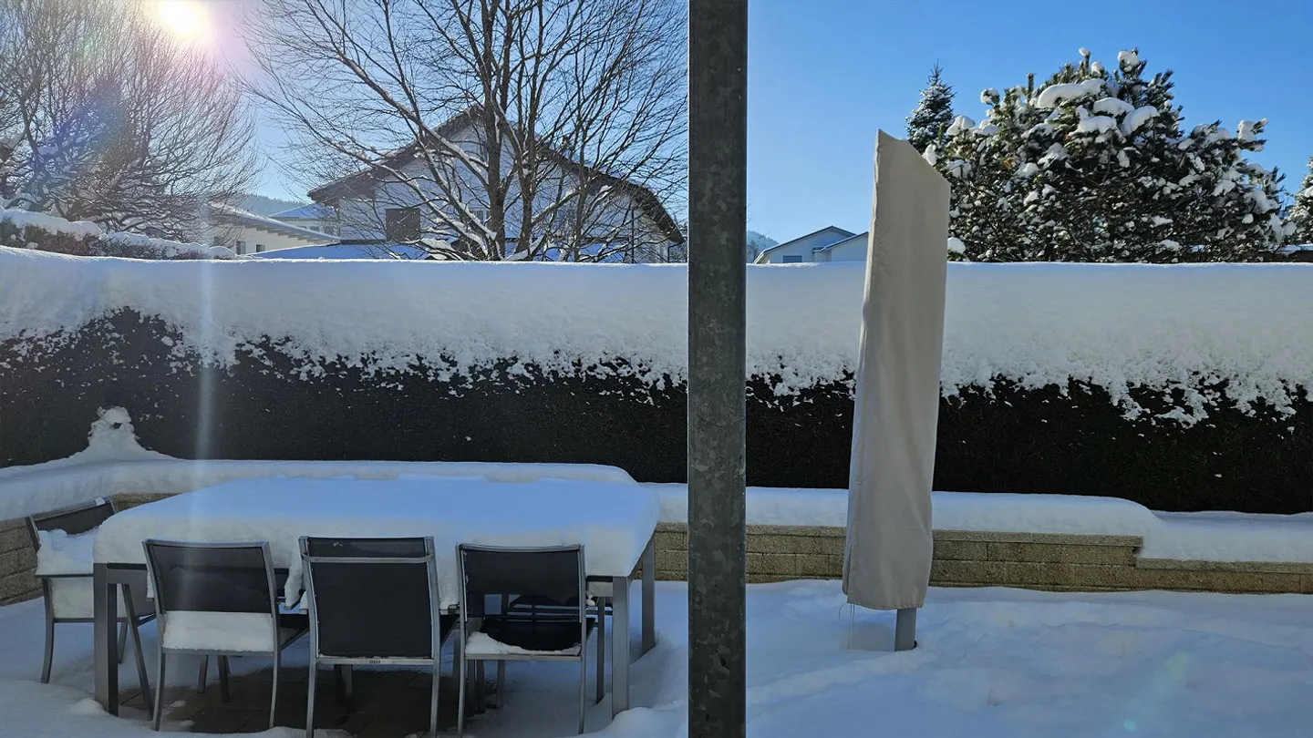 Sunny 4.5-room garden apartment with exclusive terrace + 3 underground parking spaces - Photo 4 of 12