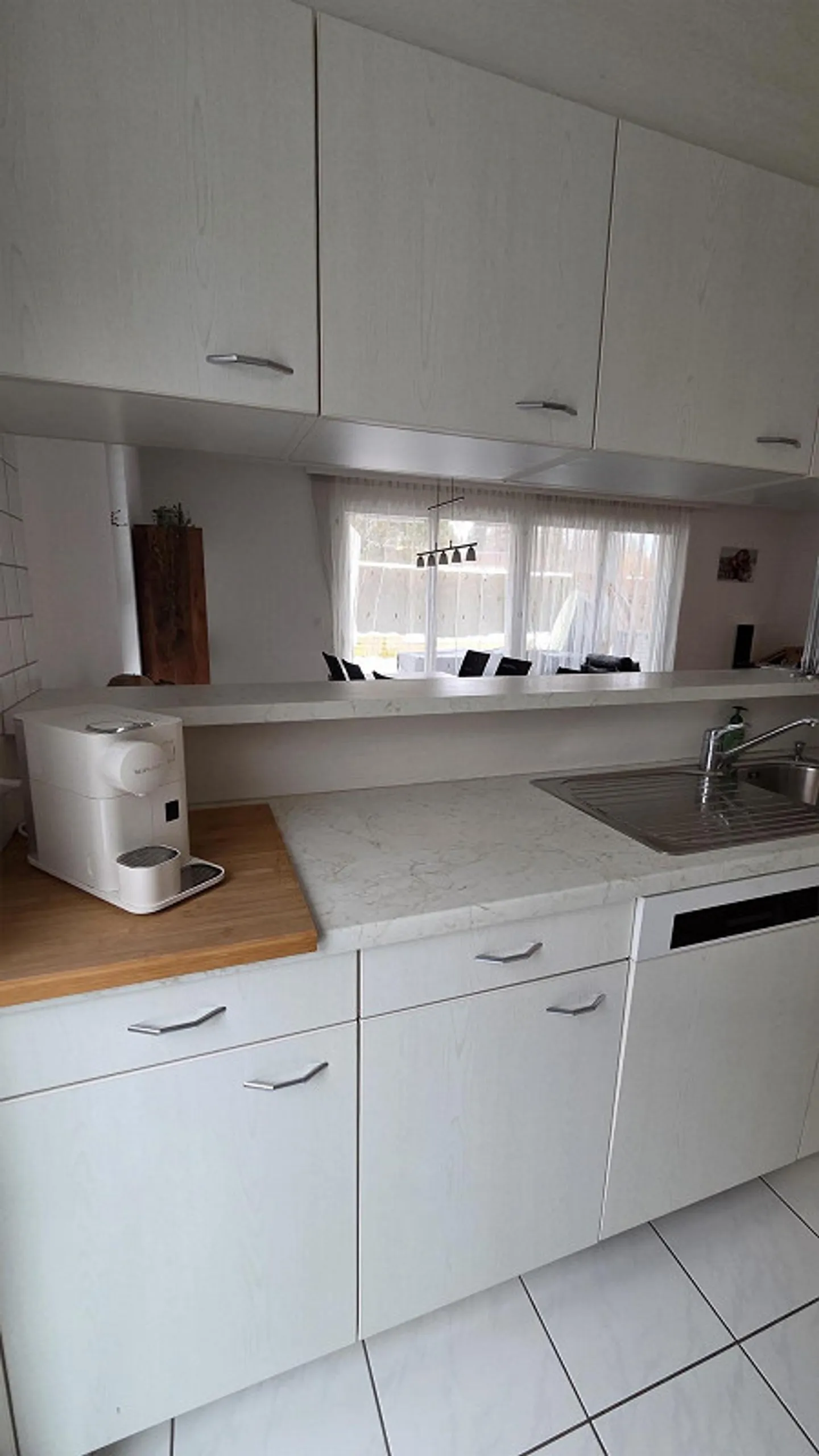 Sunny 4.5-room garden apartment with exclusive terrace + 3 underground parking spaces - Photo 7 of 12