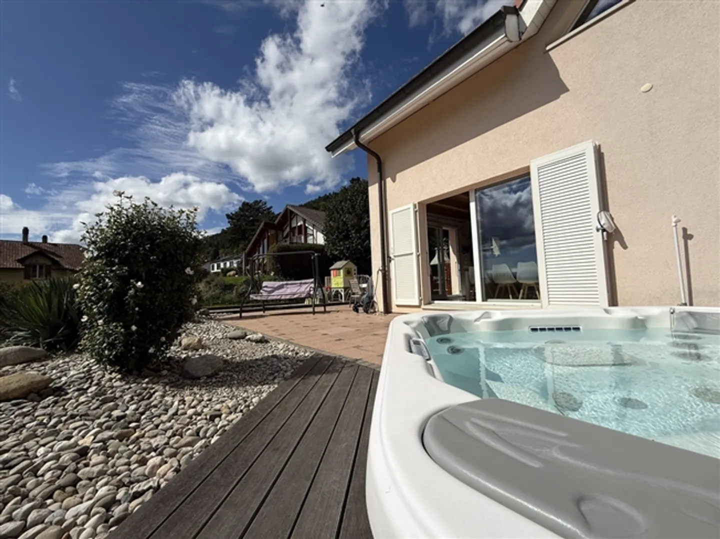 A Corner of the Family Paradise with a View of the Val-de-Ruz - Photo 9 of 11