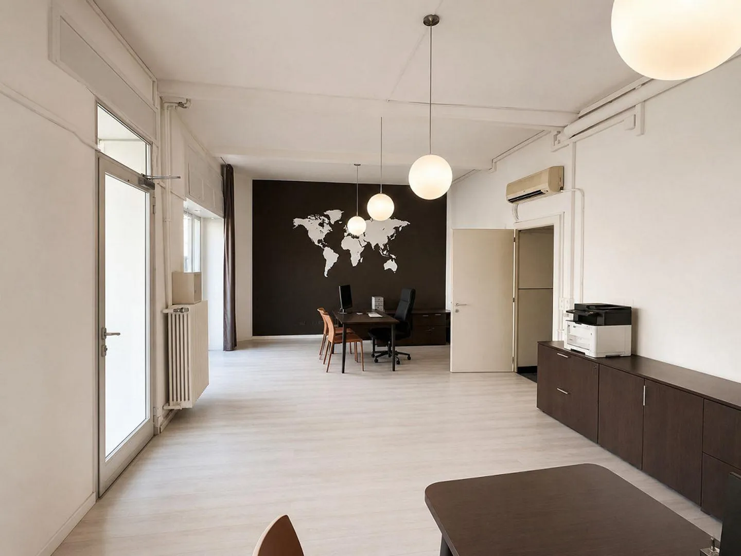 Immobile in affitto con vetrine, ideale per attività commerciale, ufficio o showroom - Foto 3 di 7