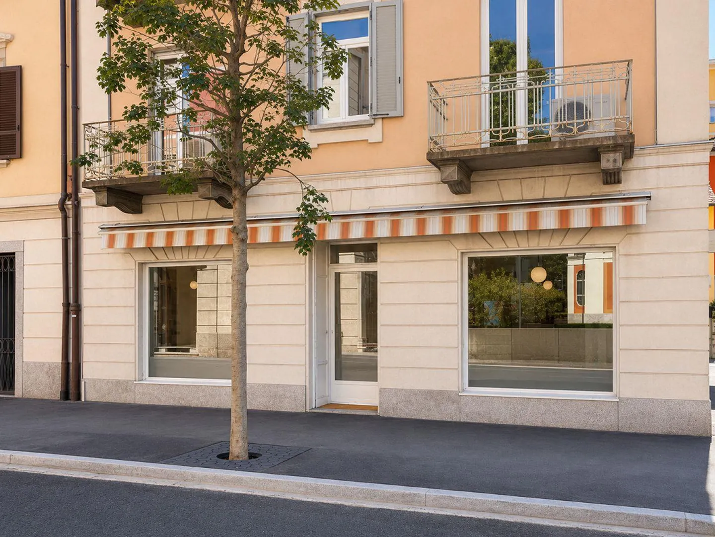 Immobile in affitto con vetrine, ideale per attività commerciale, ufficio o showroom - Foto 7 di 7