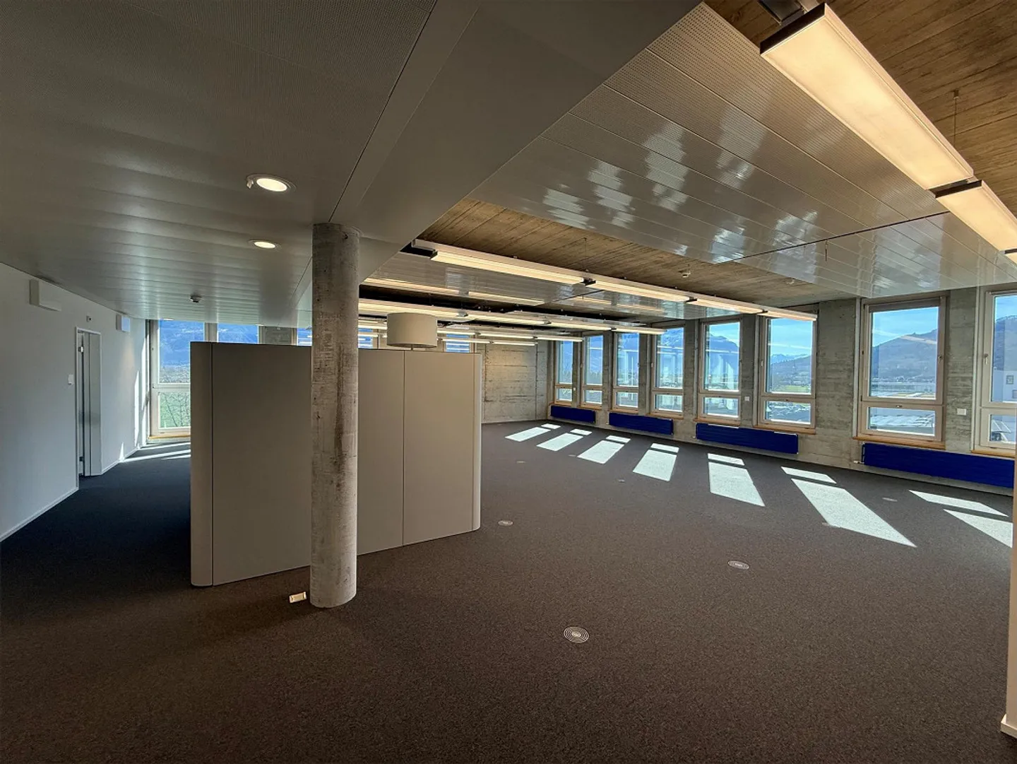 Spazio ufficio attraente (380 m2) - Foto 8 di 11