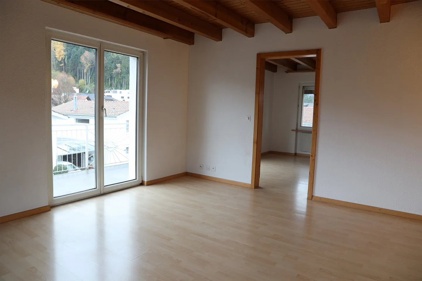 Appartement lumineux de 4 pièces avec son propre grenier - Photo 5 sur 11