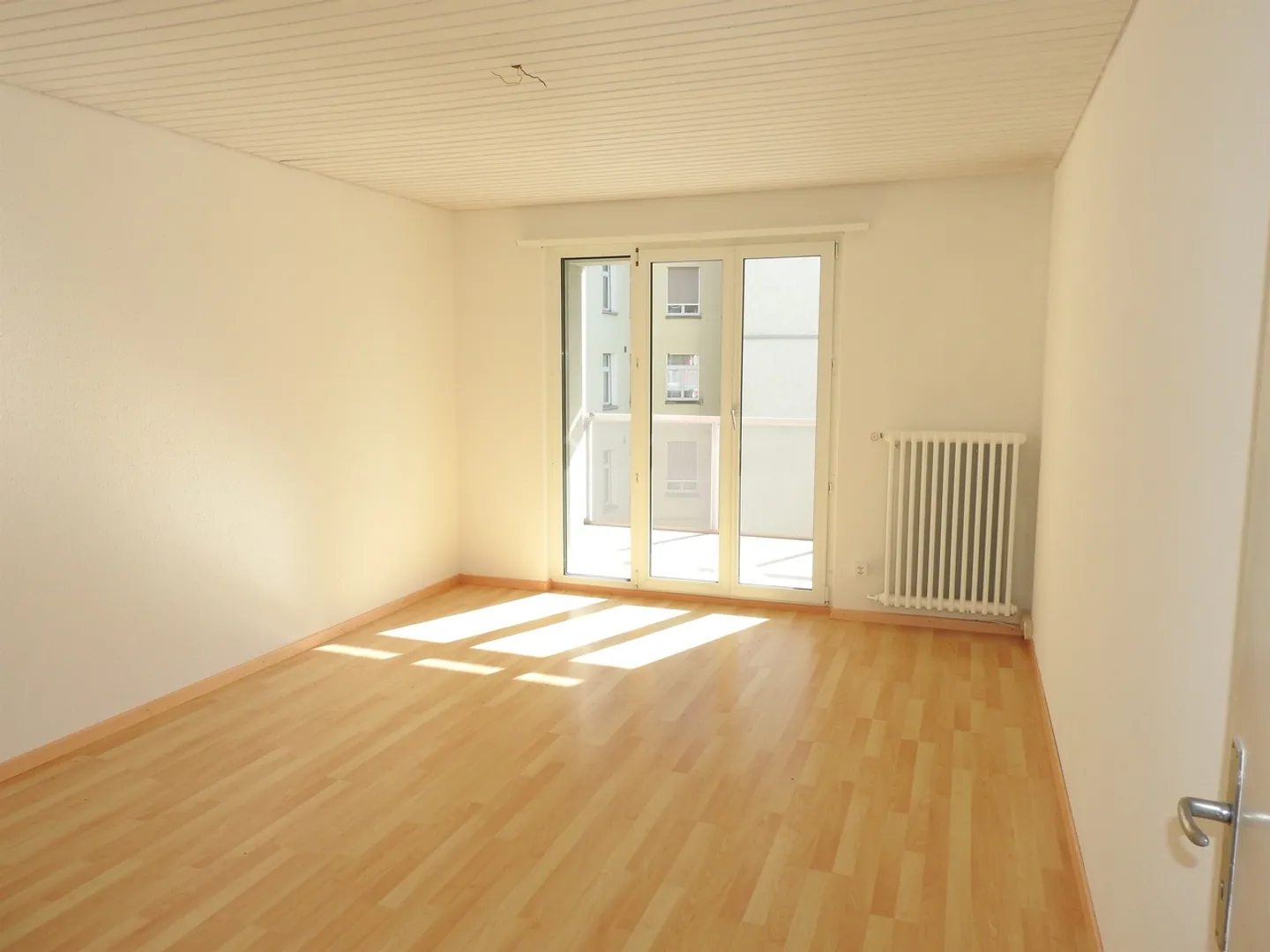 Cozy apartment in a preferred residential area - Photo 4 of 5