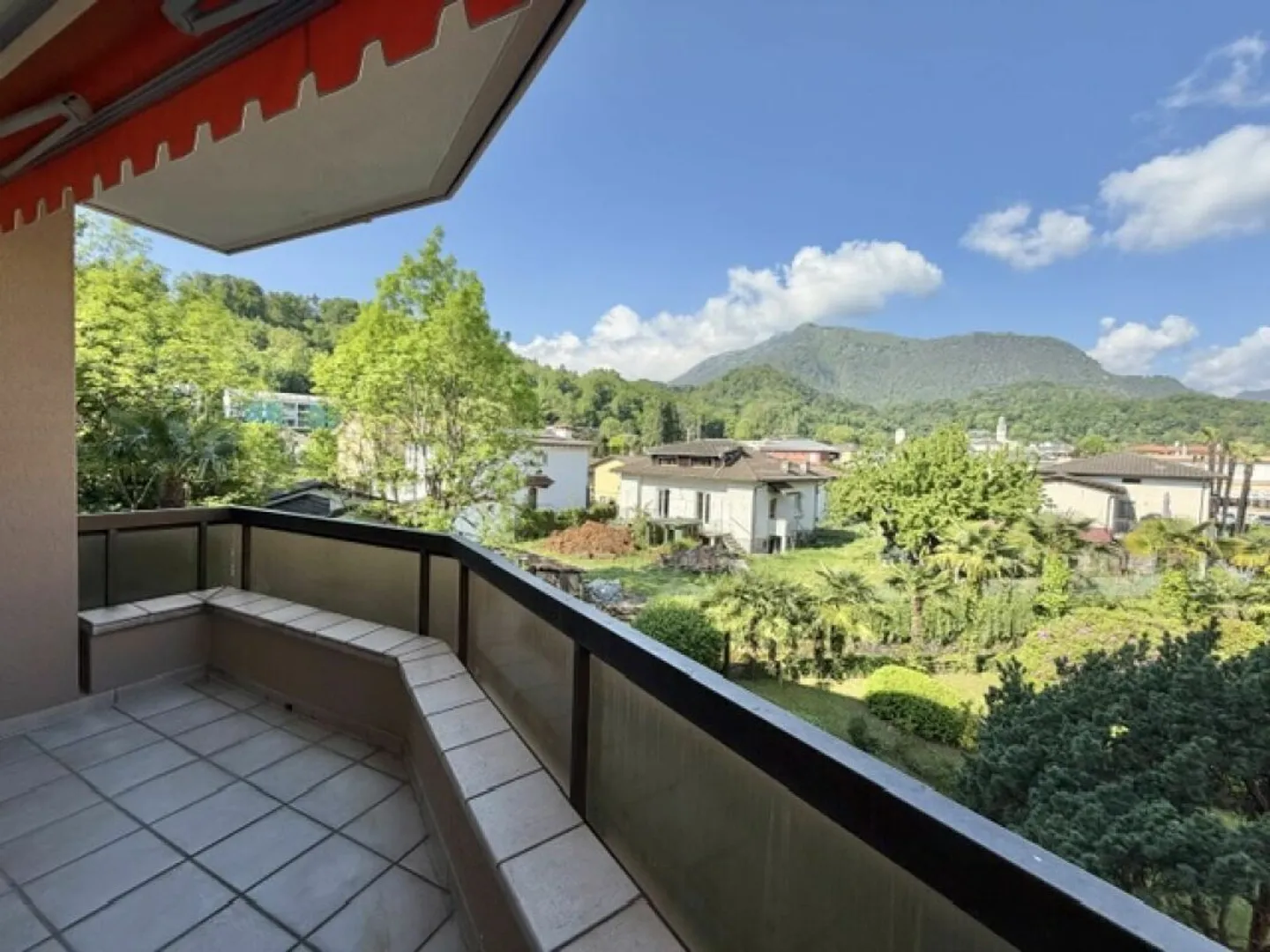 Vendita a Losone - Appartamento 3.5 locali con vista verde, anche come seconda casa - Foto 1 di 12