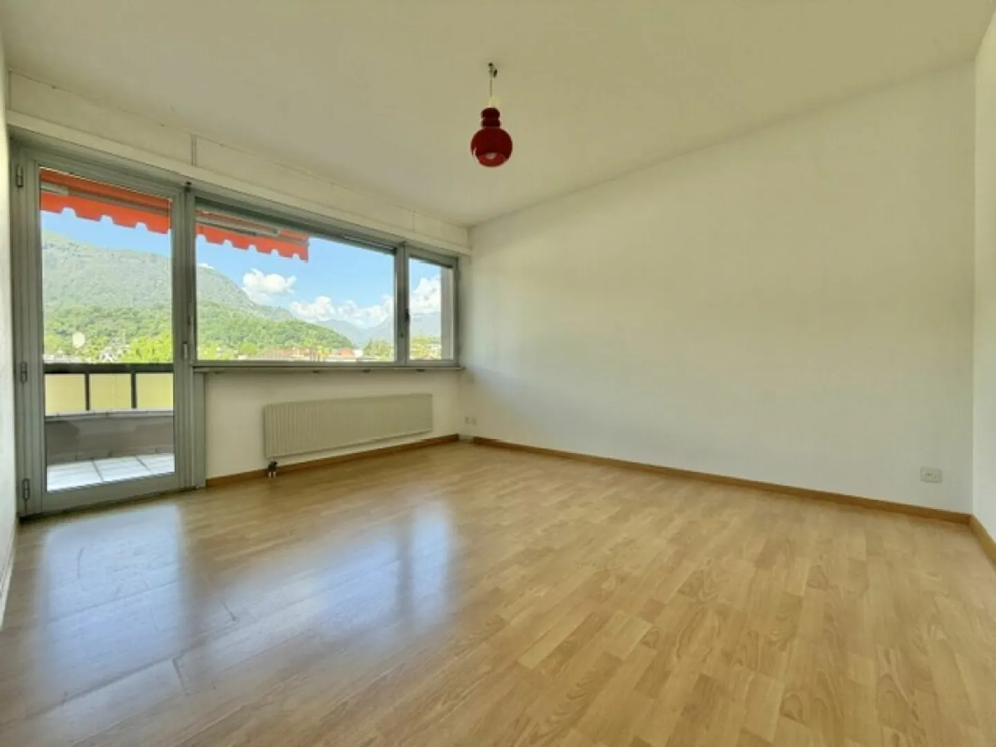 Vendita a Losone - Appartamento 3.5 locali con vista verde, anche come seconda casa - Foto 5 di 12