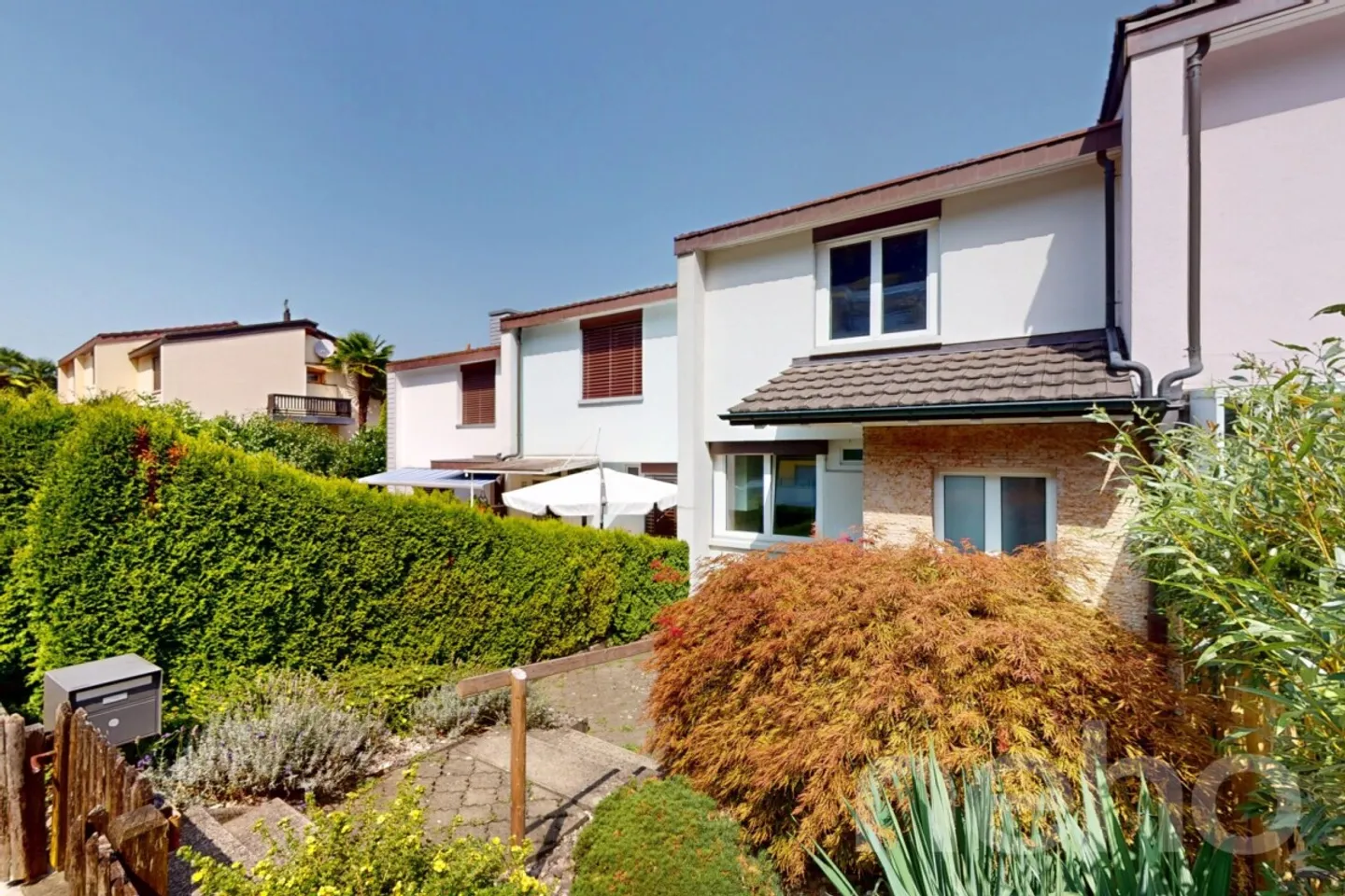 Stepped house for sale - Photo 2 of 12