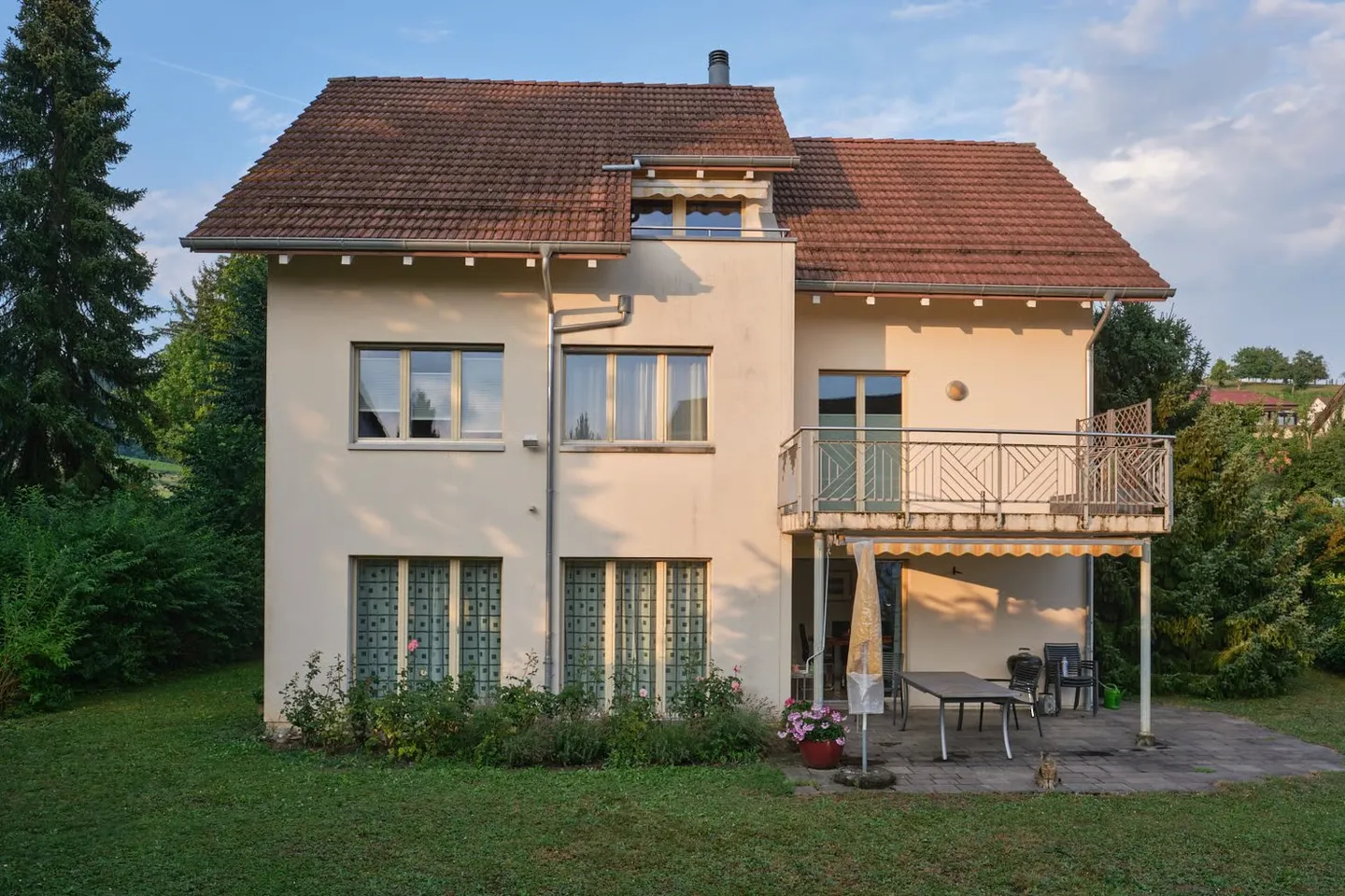 Charmantes Einfamilienhaus in Rafz - Foto 3 von 21