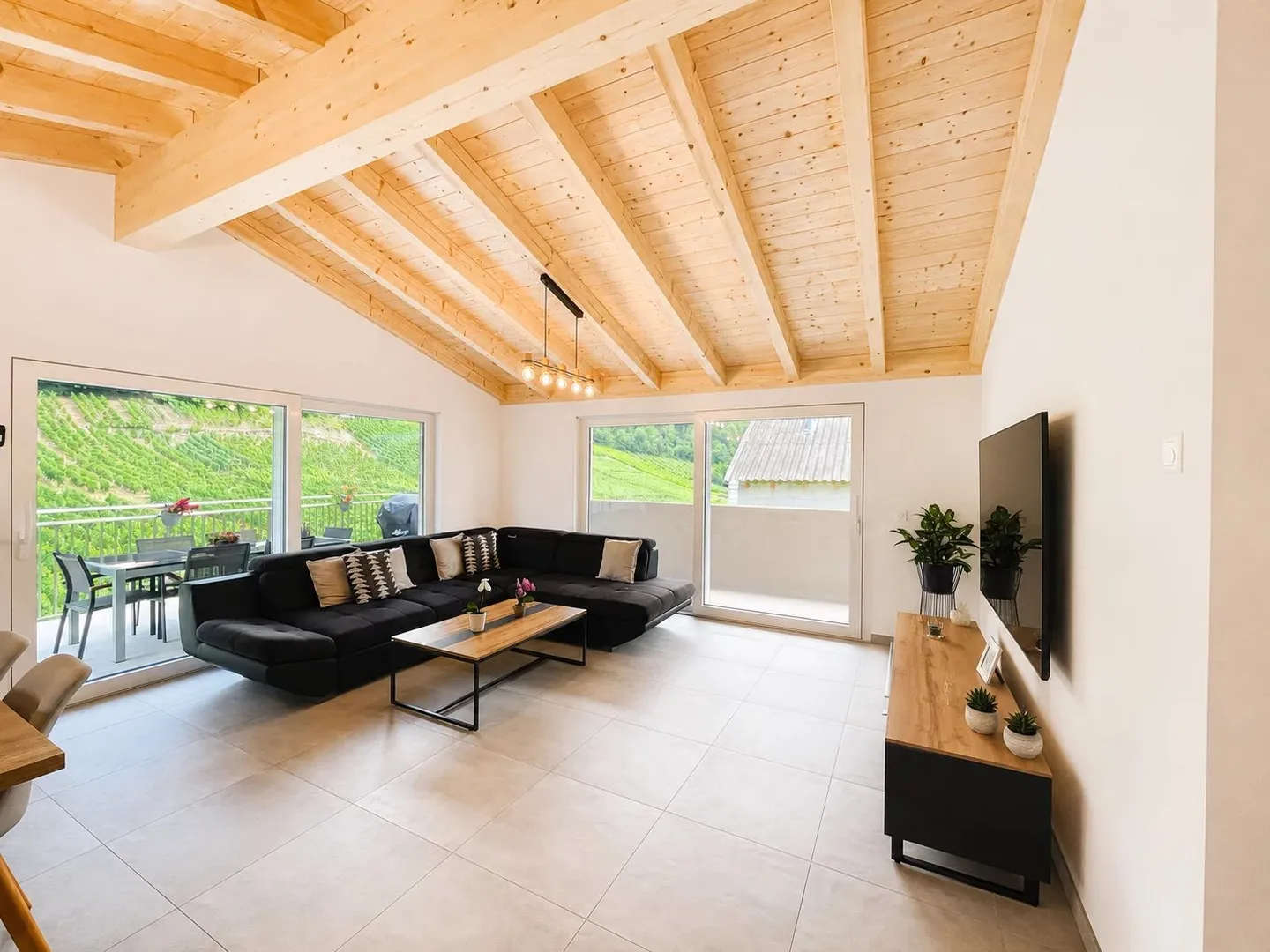 Appartamento moderno con terrazza - Foto 3 di 7