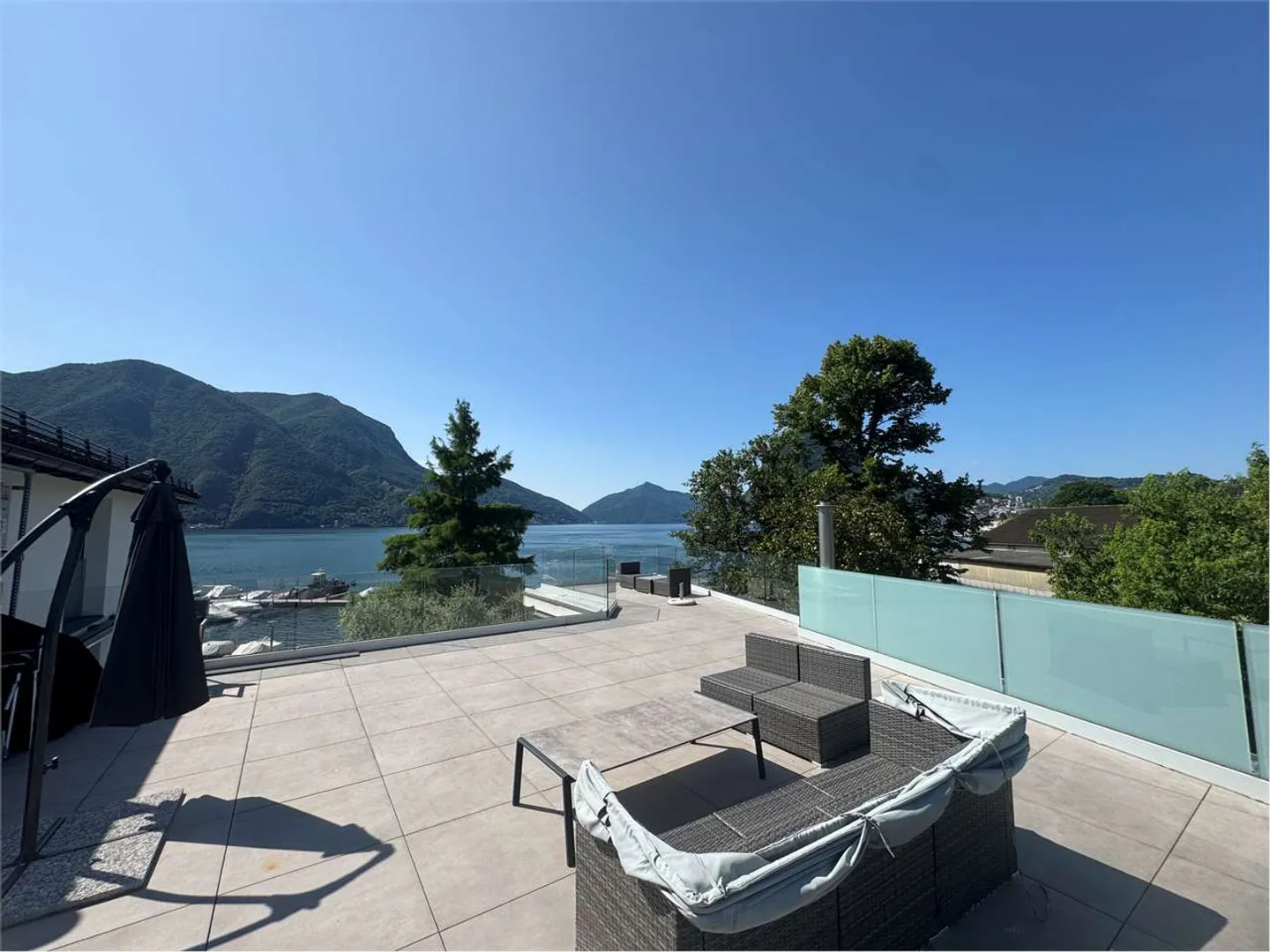 Exklusives Luxus-Penthouse am Luganersee - Foto 1 di 11