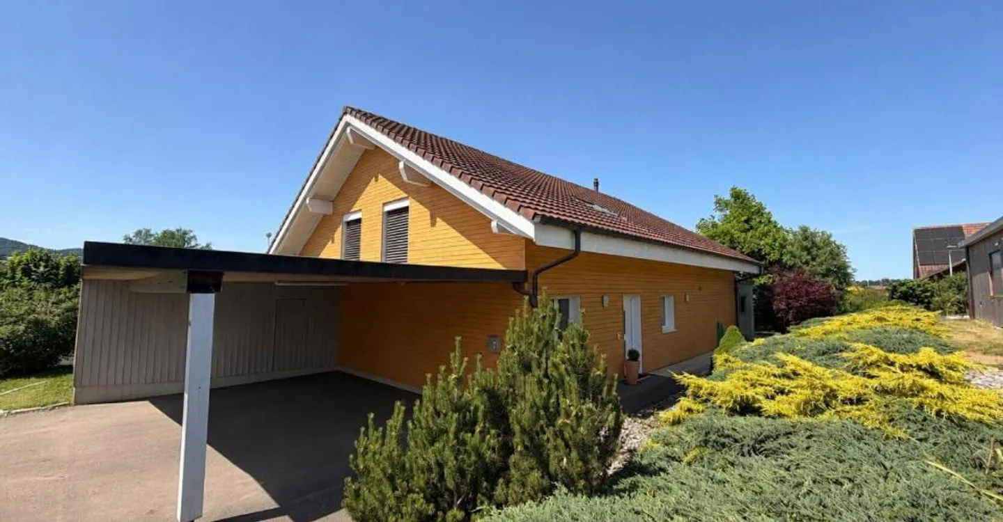 6-room House - Photo 1 of 13