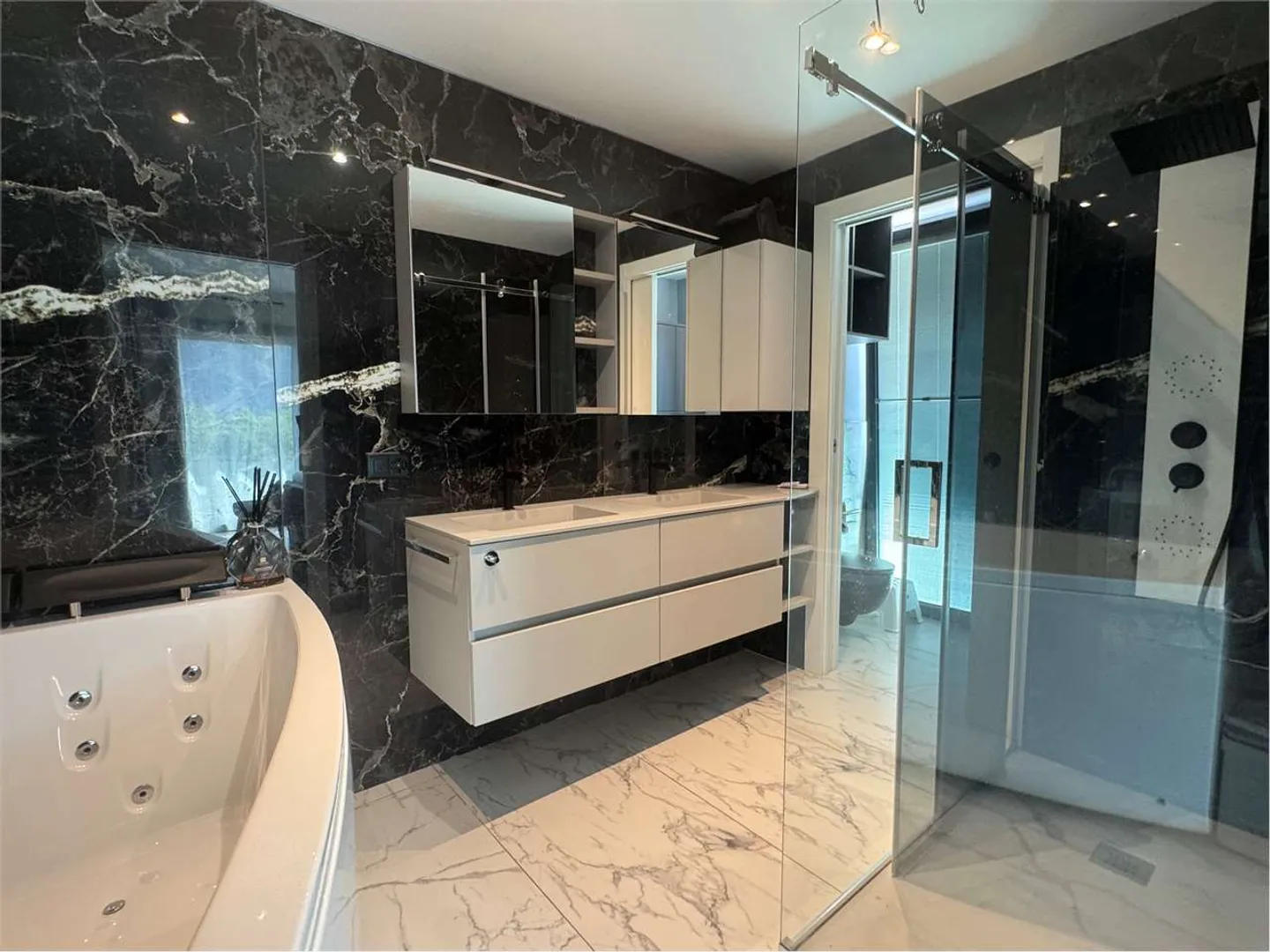 Exklusives Luxus-Penthouse am Luganersee - Foto 7 di 11