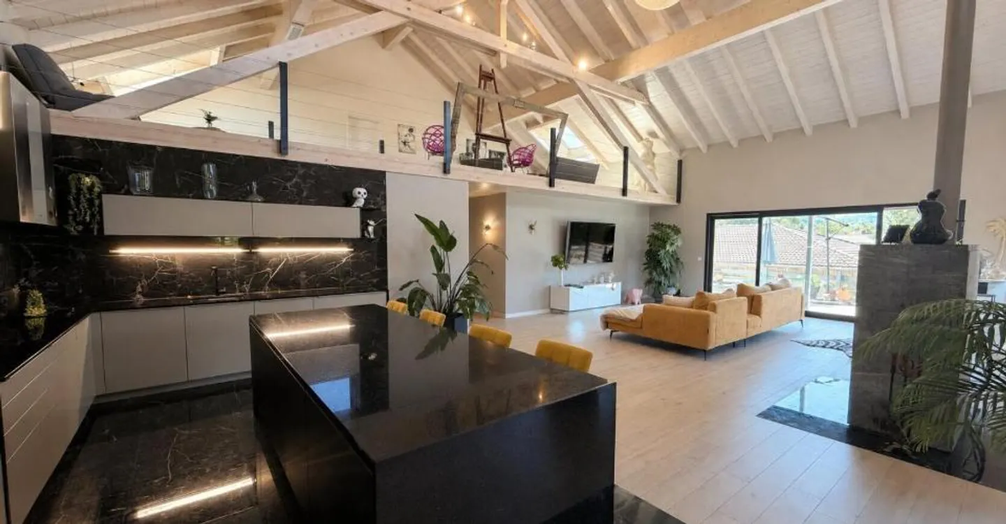 6-room House - Photo 3 of 13