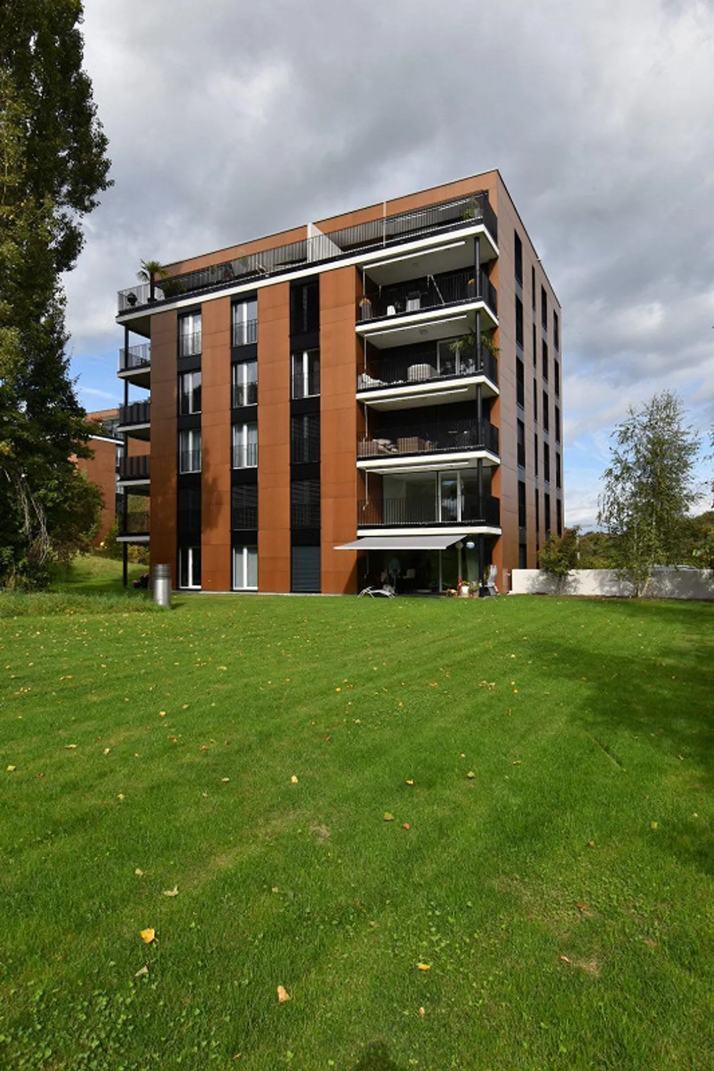 Appartamento moderno di 3,5 locali nel verde e vicino al centro – Standard Minergie-A - Foto 3 di 11