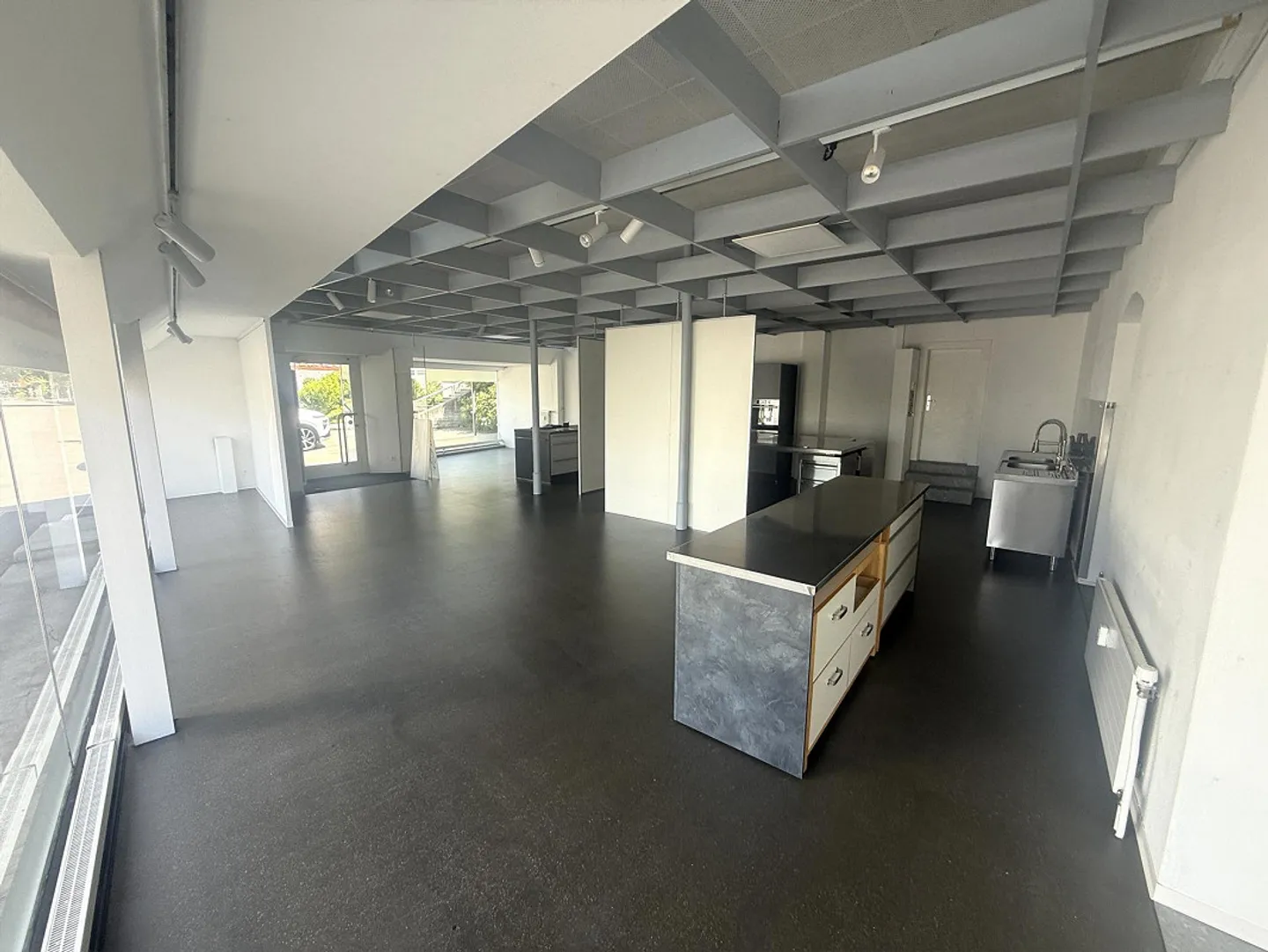 Representative shop/commercial space in a high-visibility location - Photo 2 of 7