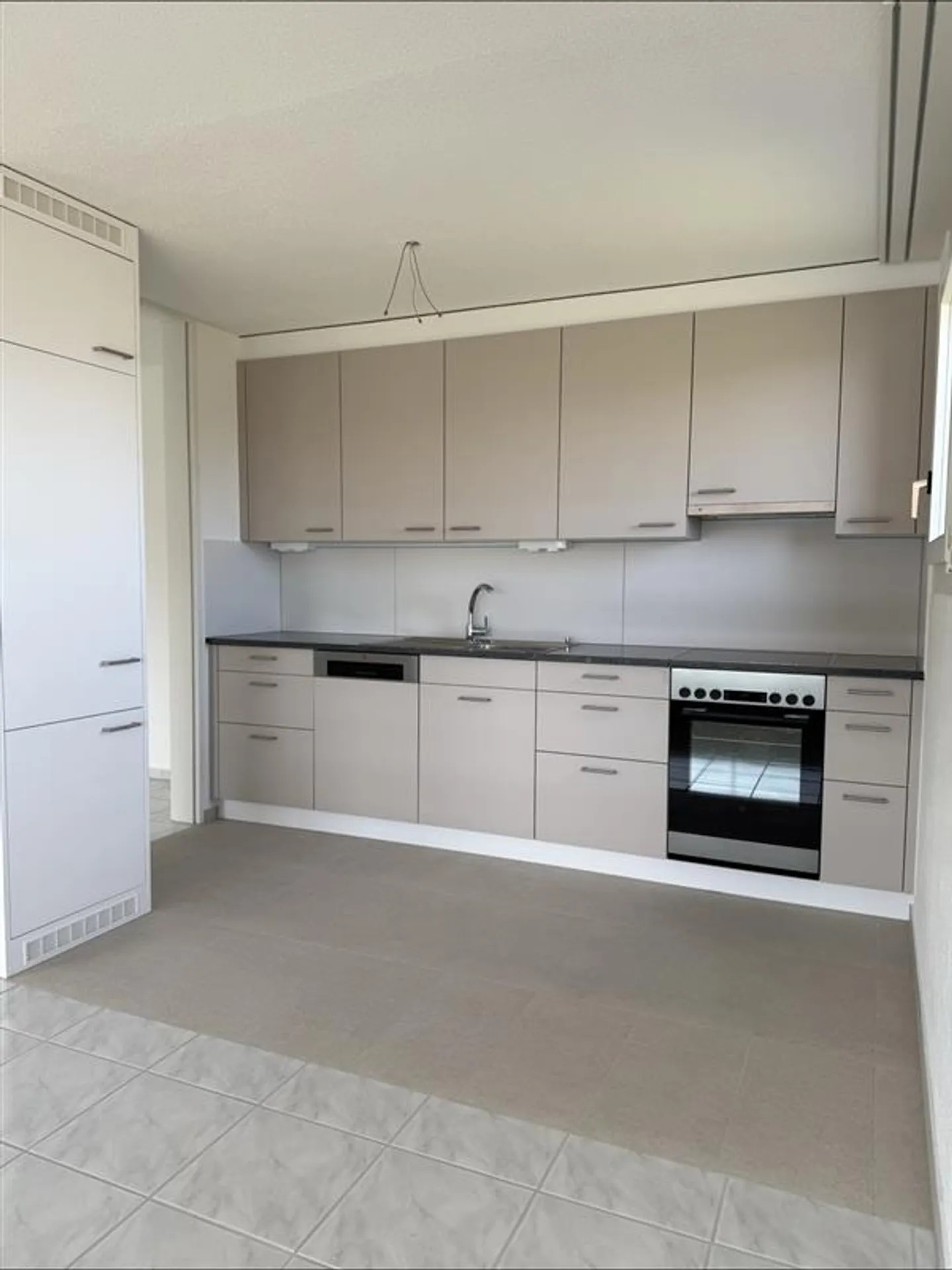 Modern 3.5-room apartment in a quiet location - Photo 1 of 6