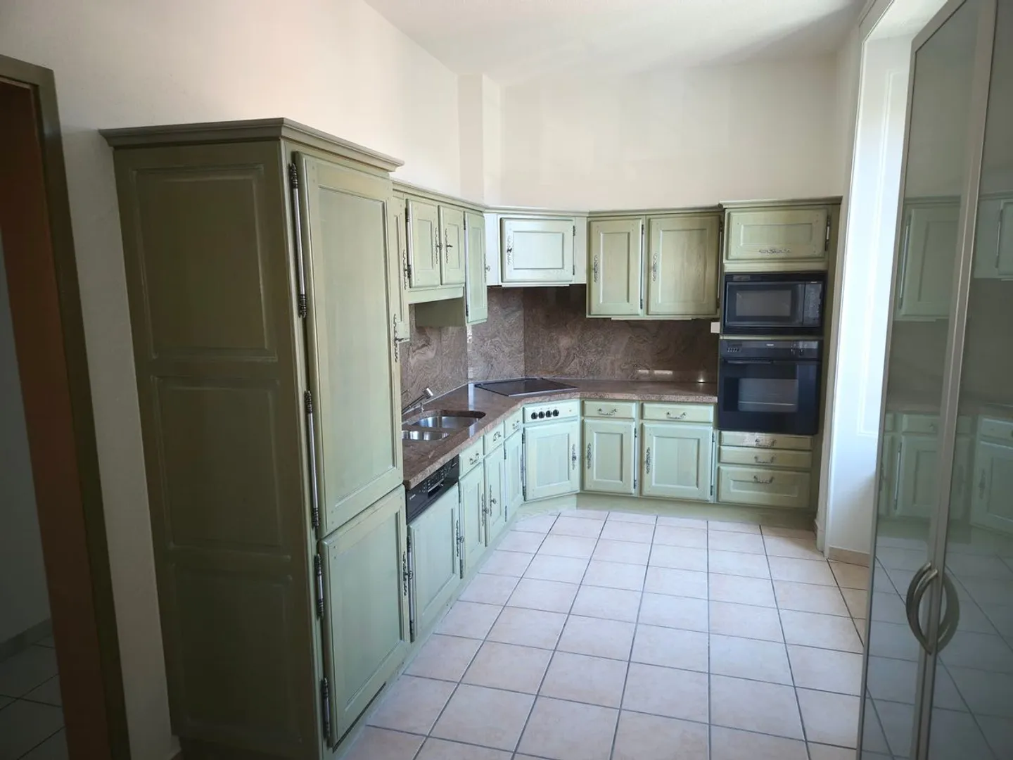 Appartamento molto grande di 7,5 stanze - Foto 6 di 13