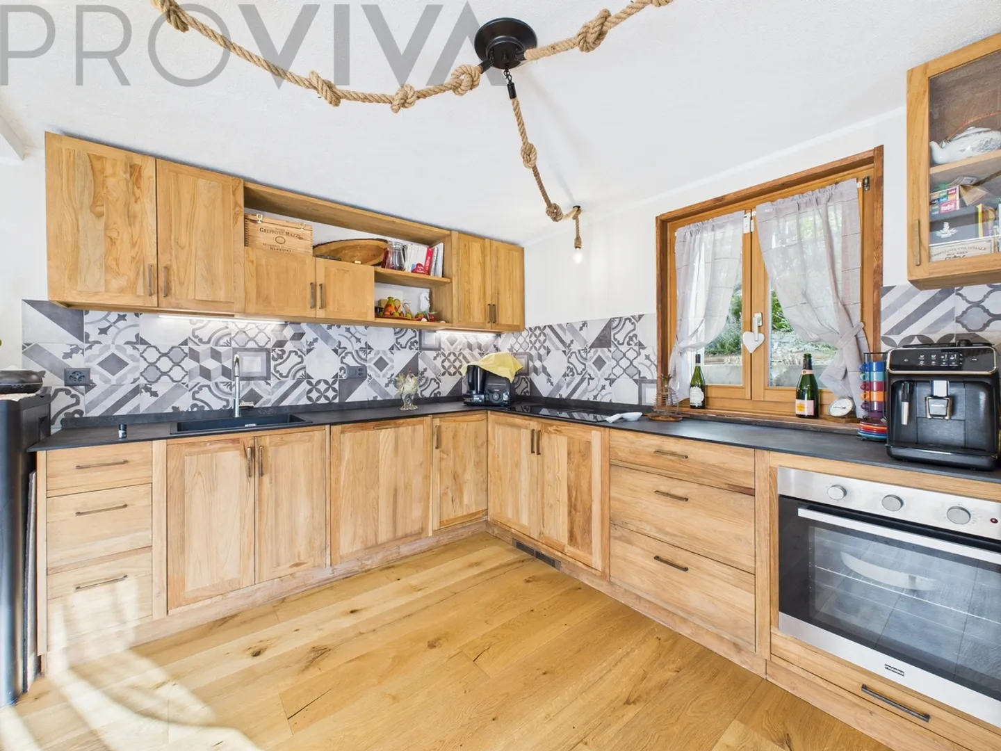 Una casa da amare - Casa ristrutturata con 4,5 stanze e vista sulla valle - Foto 4 di 7