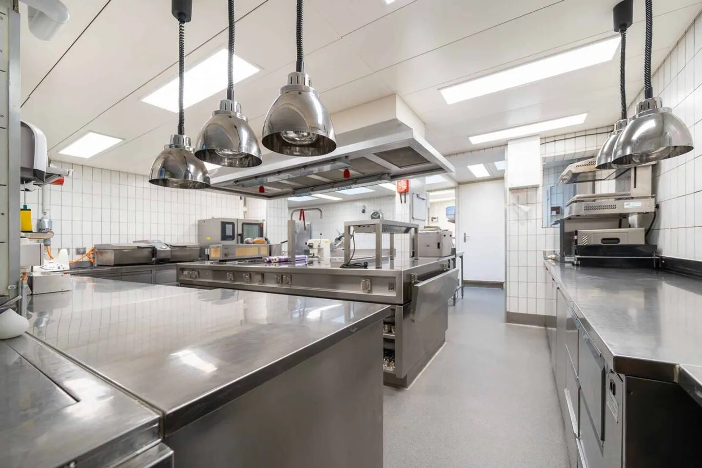 Renommiertes gastronomisches Restaurant mit Anbauwohnungen - Foto 7 von 12