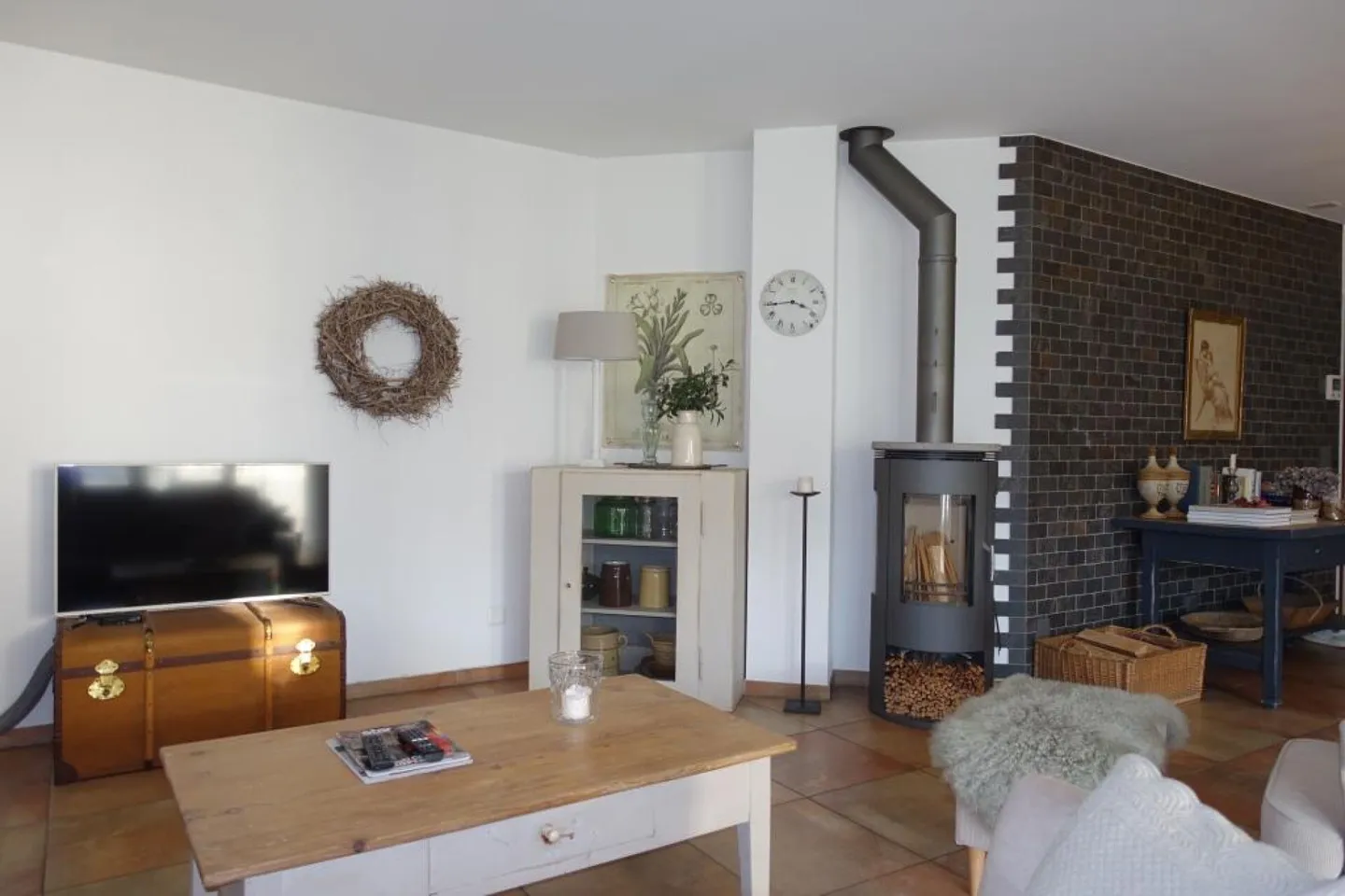 Condominium rénové de 4,5 pièces avec deux balcons et place de parking souterrain - Photo 2 sur 19