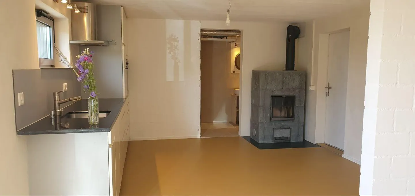 Erdige 2.5-Zimmerwohnung mit Weitblick - Foto 1 von 6